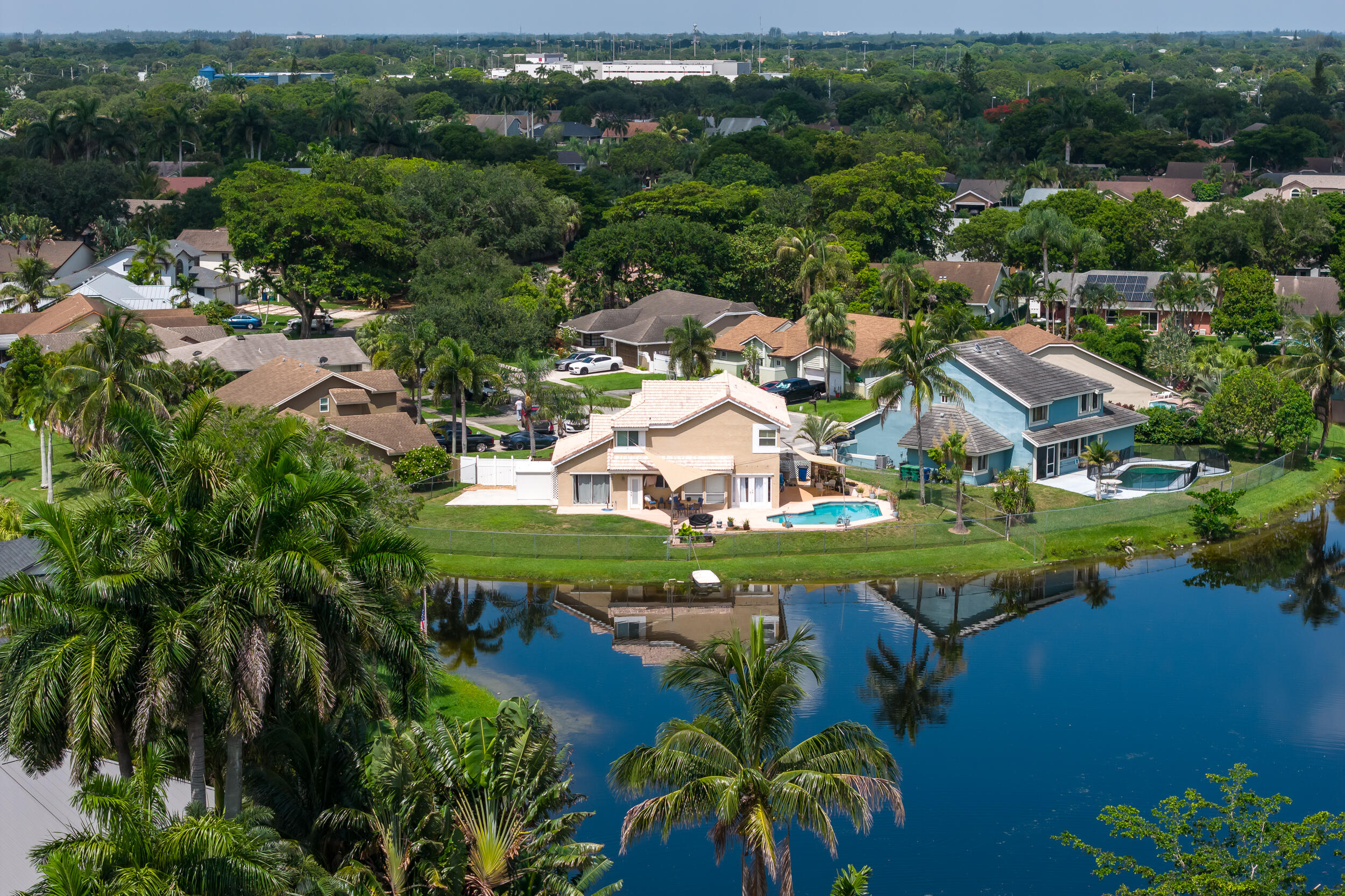 COUNTRY ADDRESS - Residential