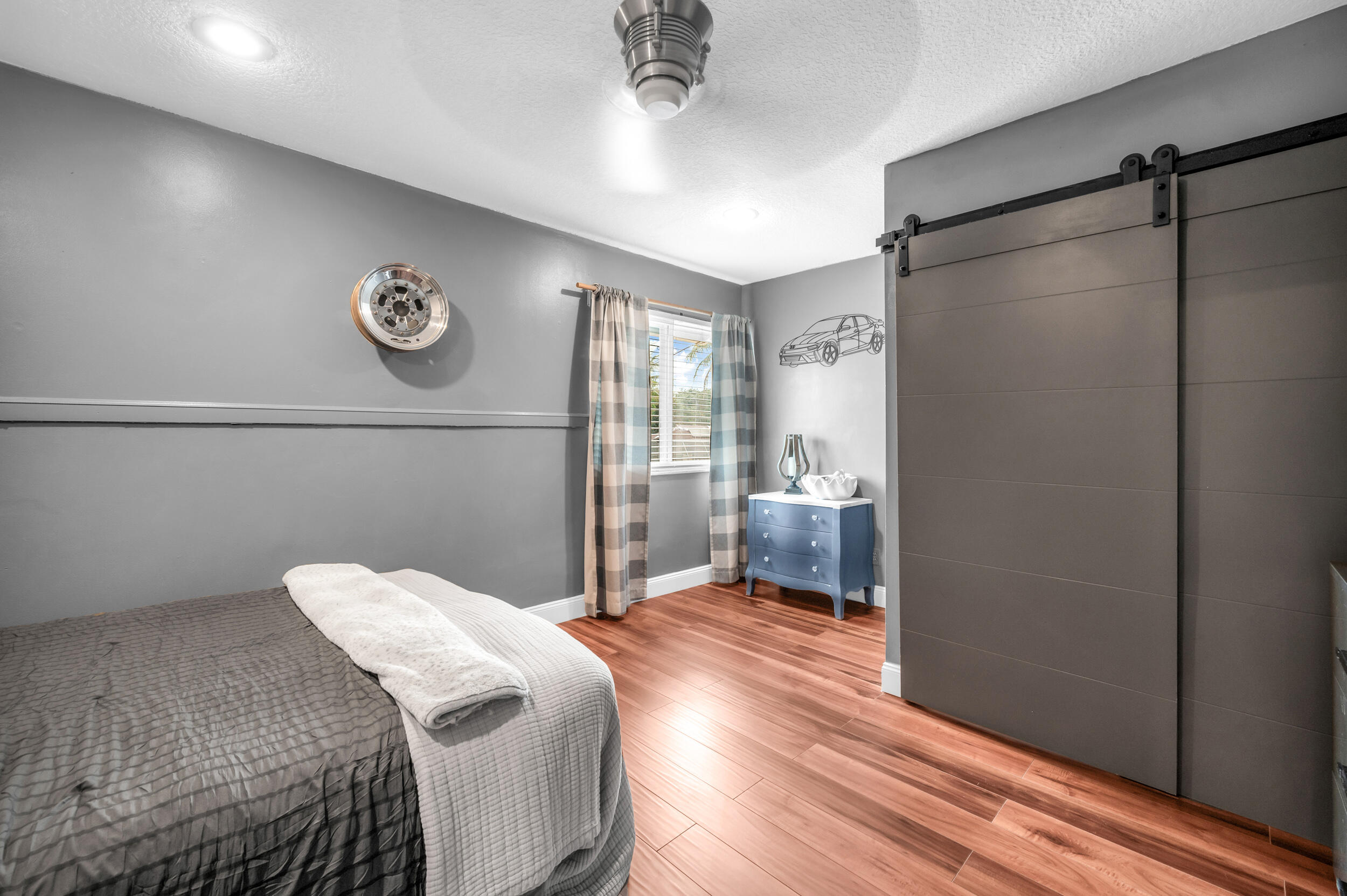 COUNTRY ADDRESS - Residential