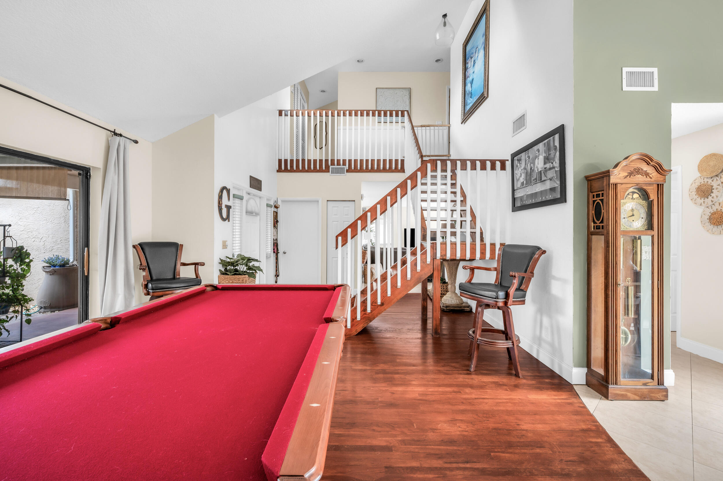 COUNTRY ADDRESS - Residential