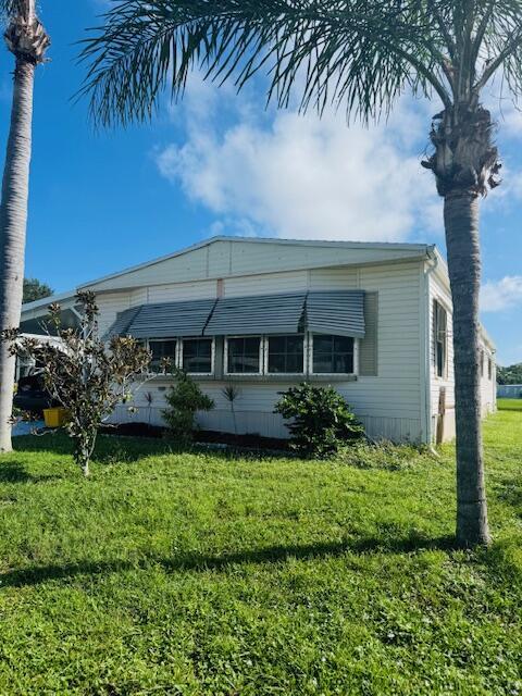 TWO BEDROOM TWO BATH WATERVIEW IN THE BACK YARD , BUYERS HAS  TO BE PARK APPROVED.FINANCING IS AVAILABLE