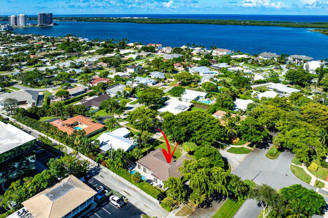 YACHT CLUB - Residential Lease