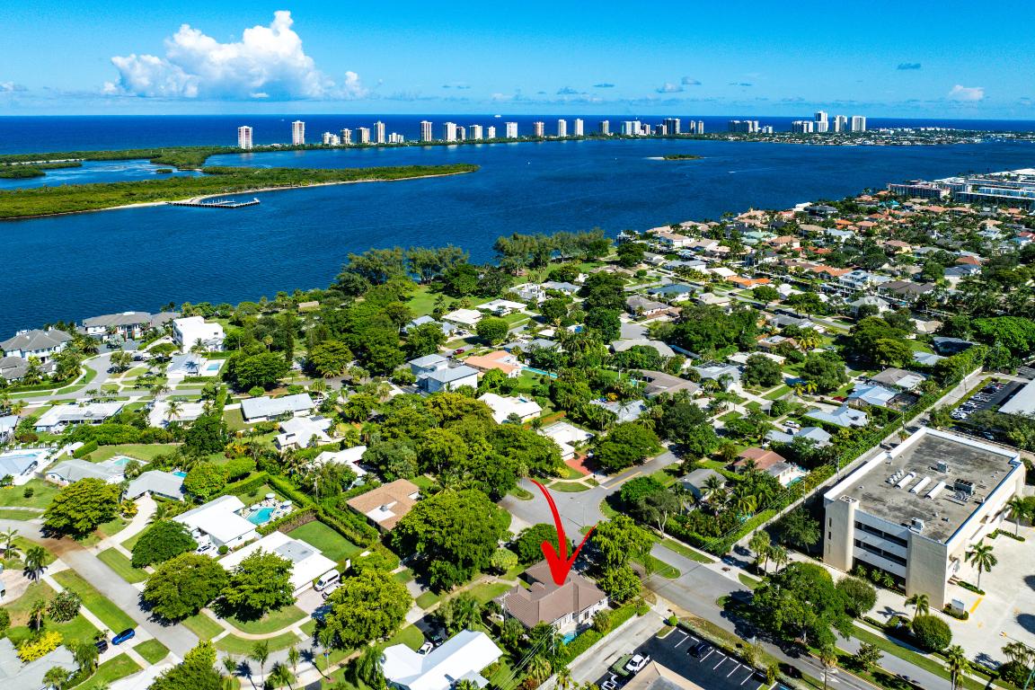 YACHT CLUB - Residential Lease