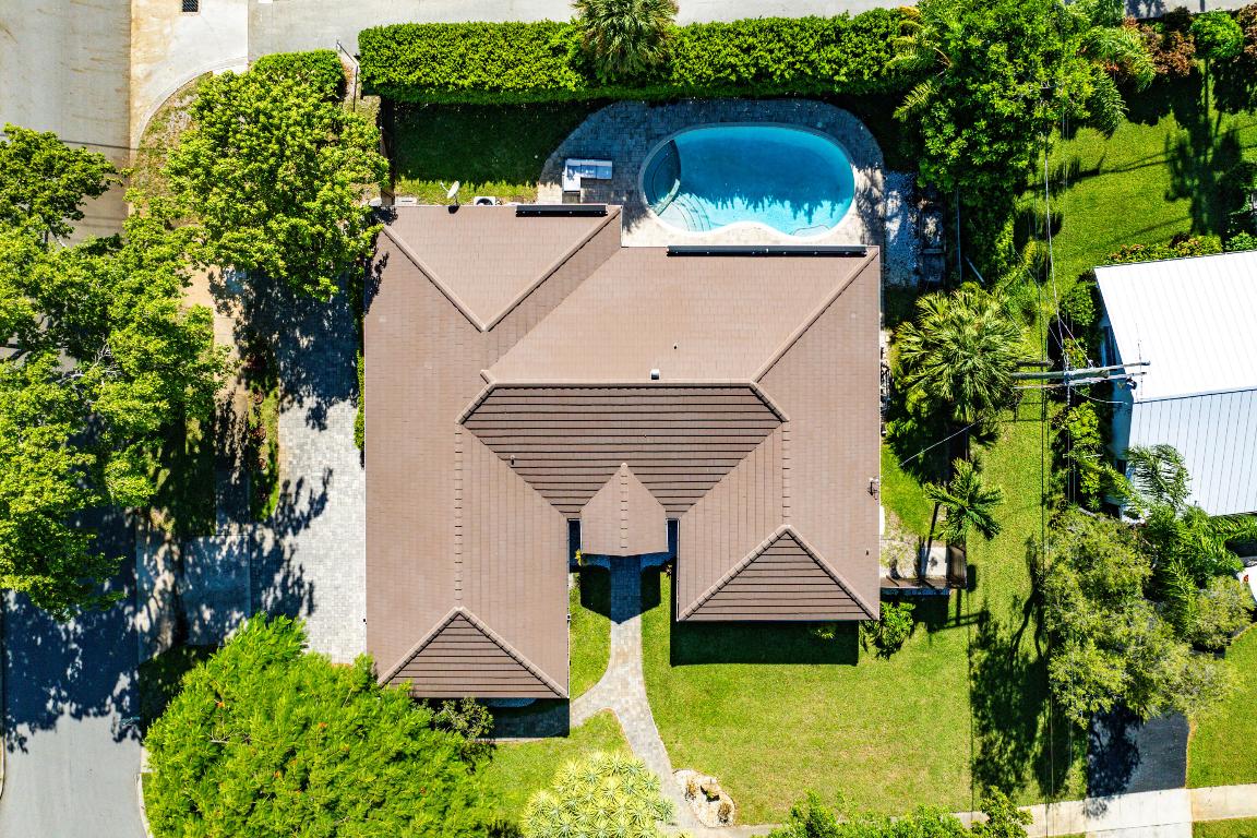 YACHT CLUB - Residential Lease