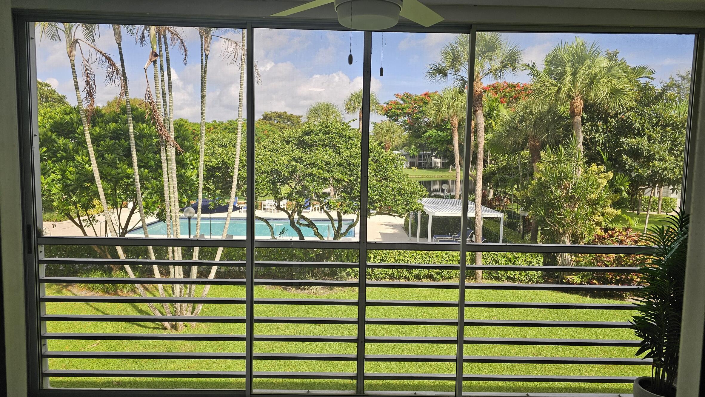 NO 14 PALM-AIRE COUNTRY CLUB - Residential