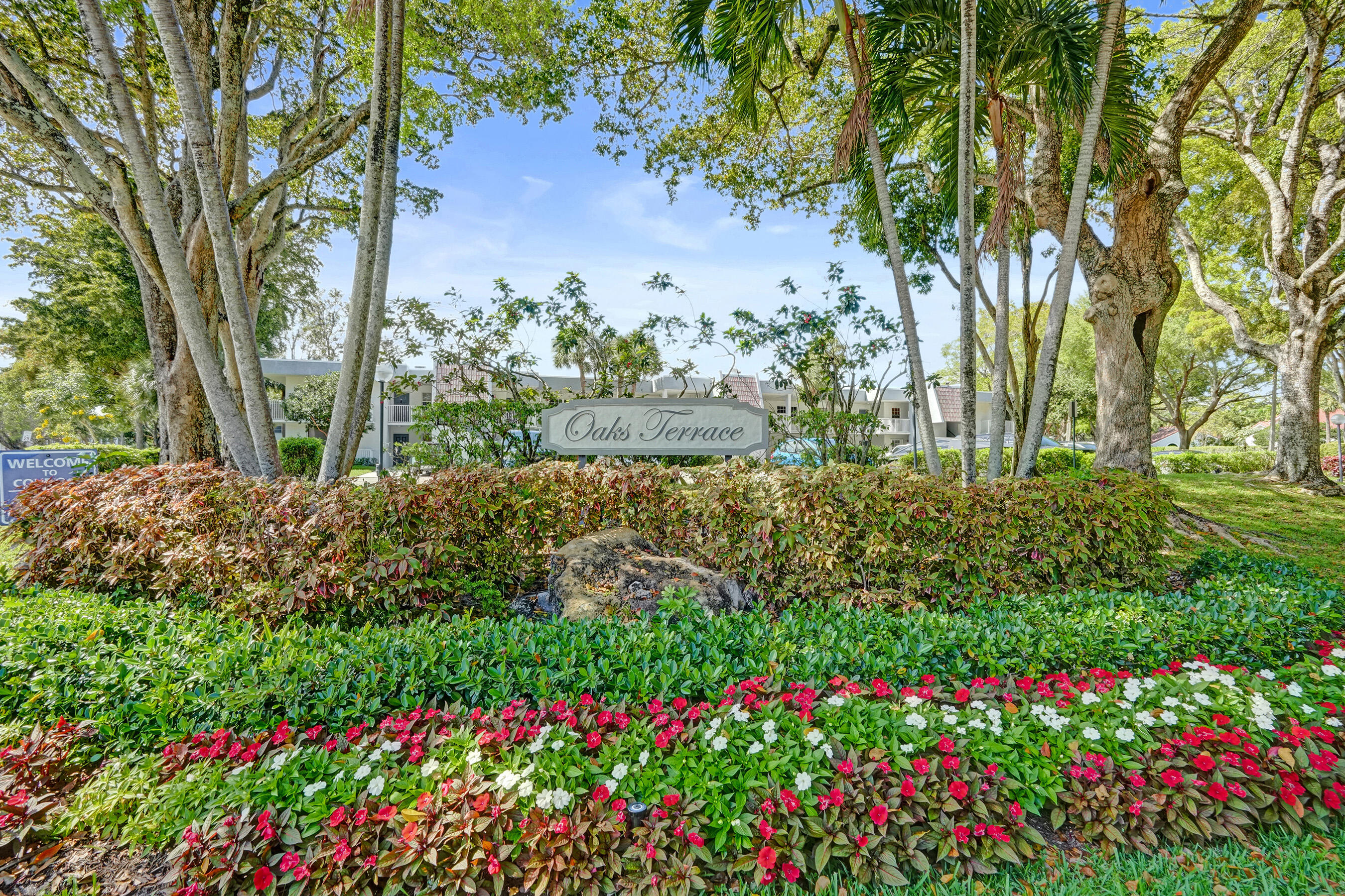 NO 14 PALM-AIRE COUNTRY CLUB - Residential