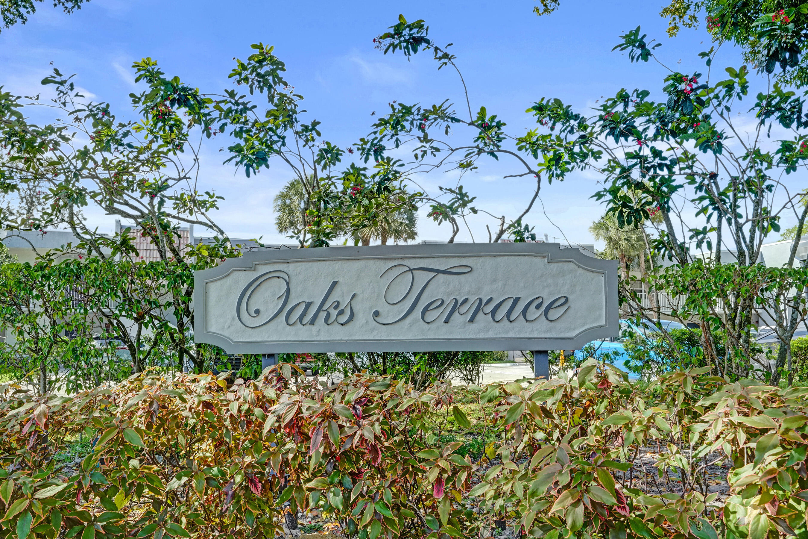 NO 14 PALM-AIRE COUNTRY CLUB - Residential