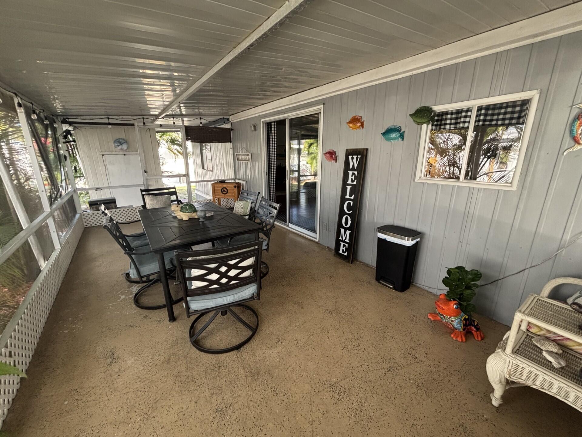 COUNTRY KNOLLS - Residential