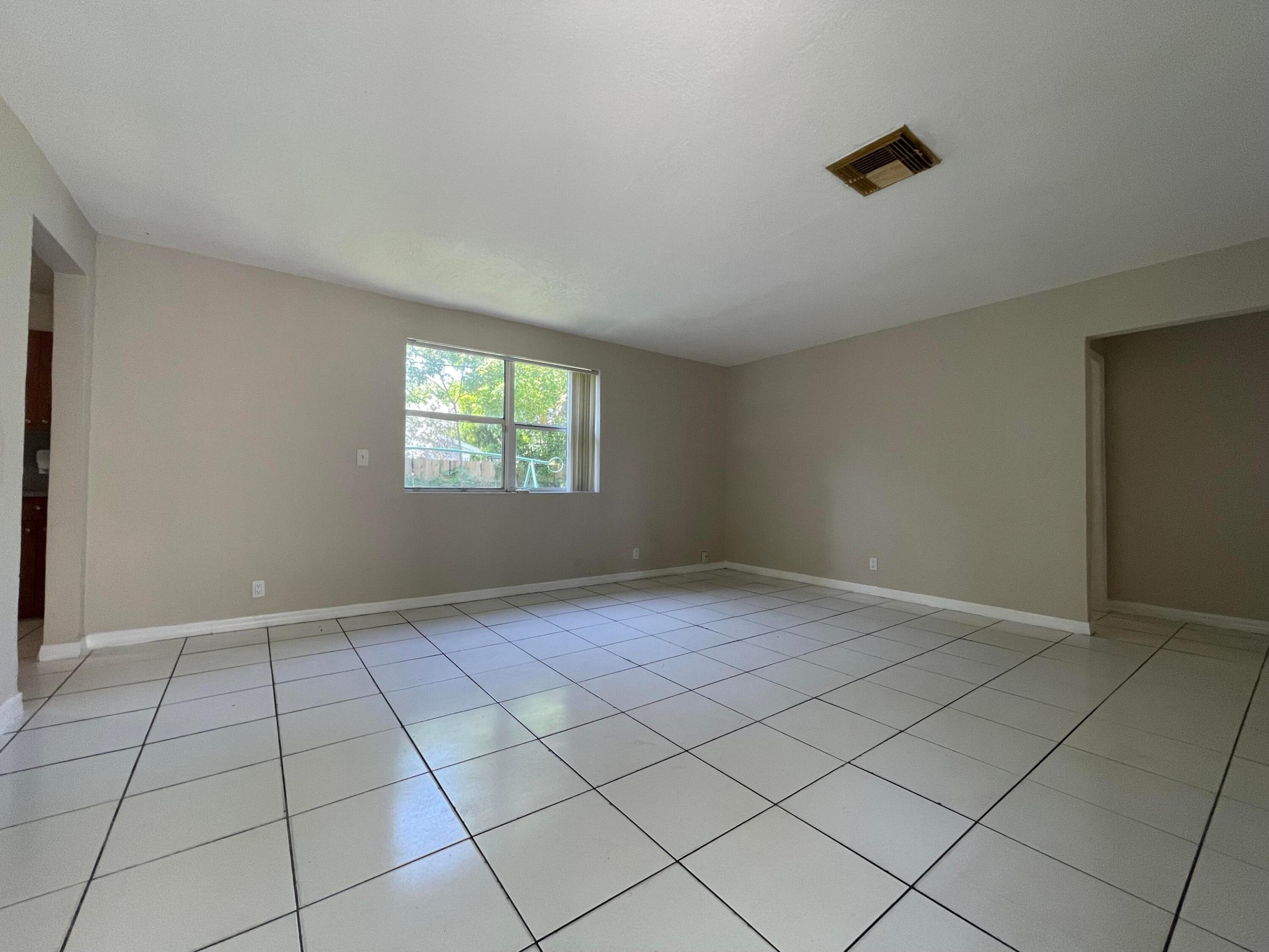 MONTICELLO PARK AMENDED PLAT - Residential Lease