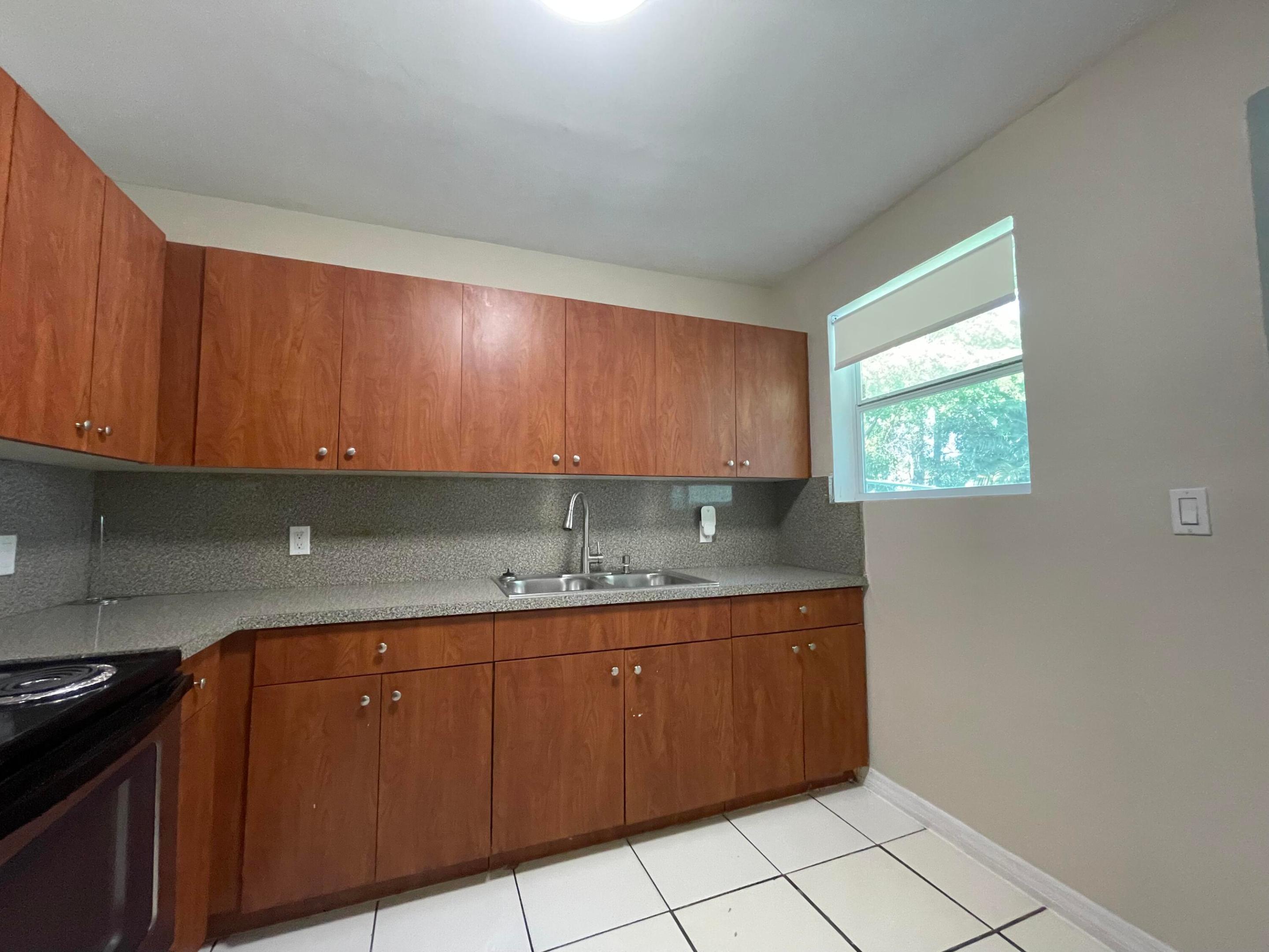 MONTICELLO PARK AMENDED PLAT - Residential Lease