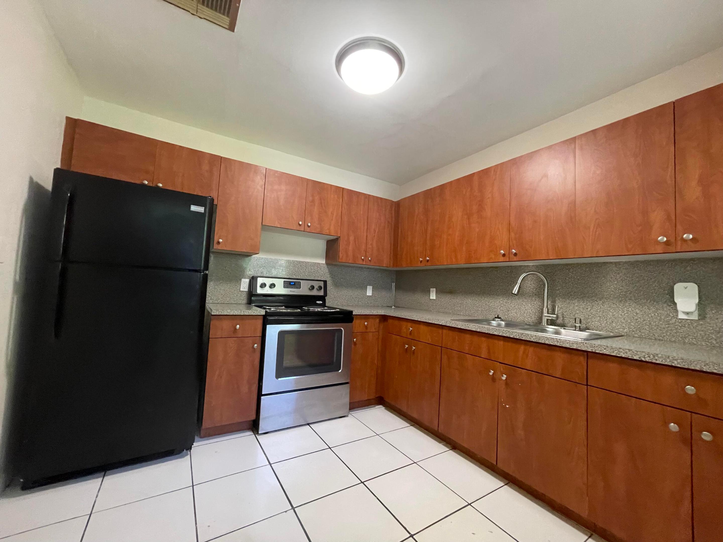 MONTICELLO PARK AMENDED PLAT - Residential Lease