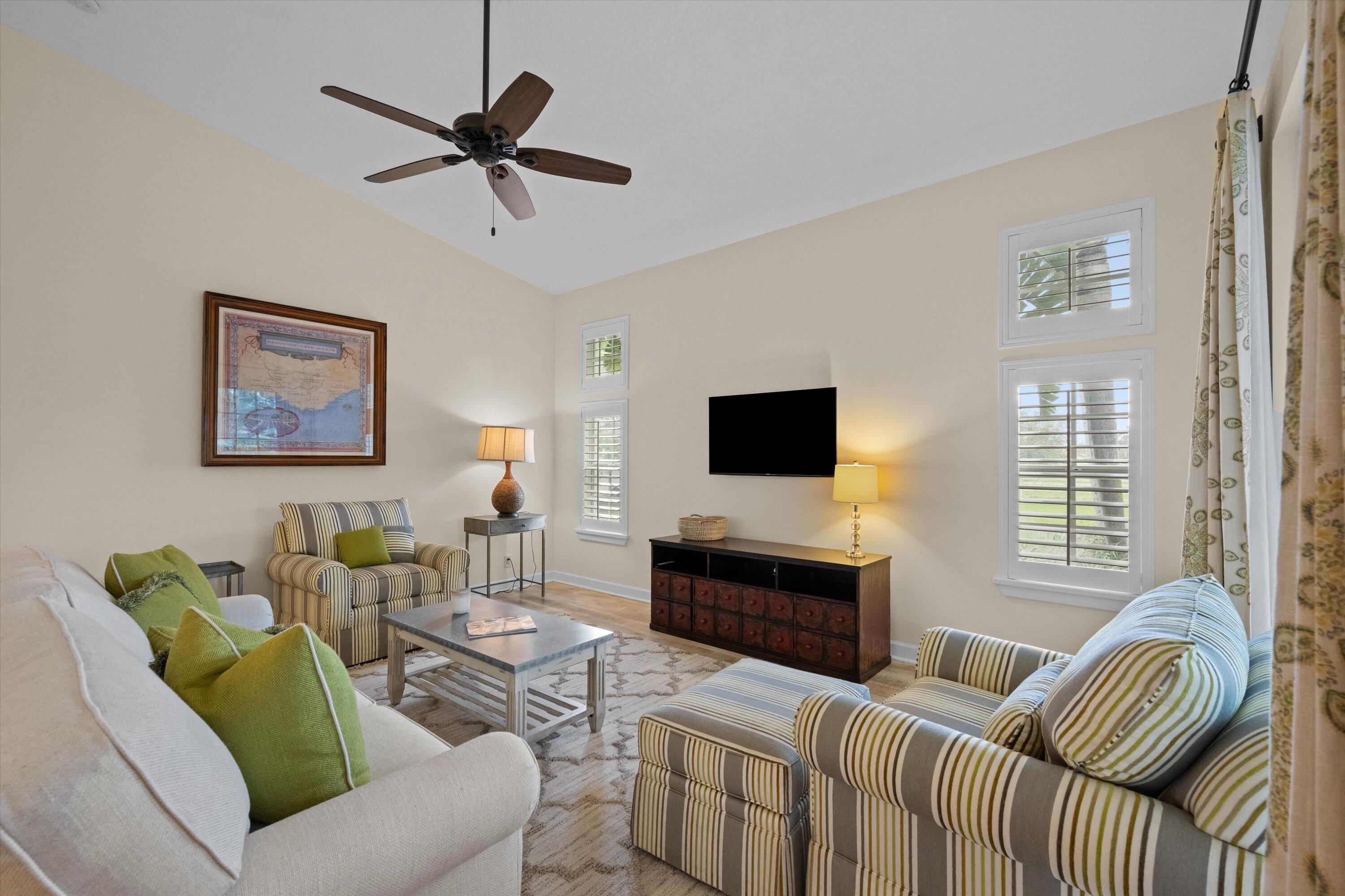 PALM BEACH POINT - Residential