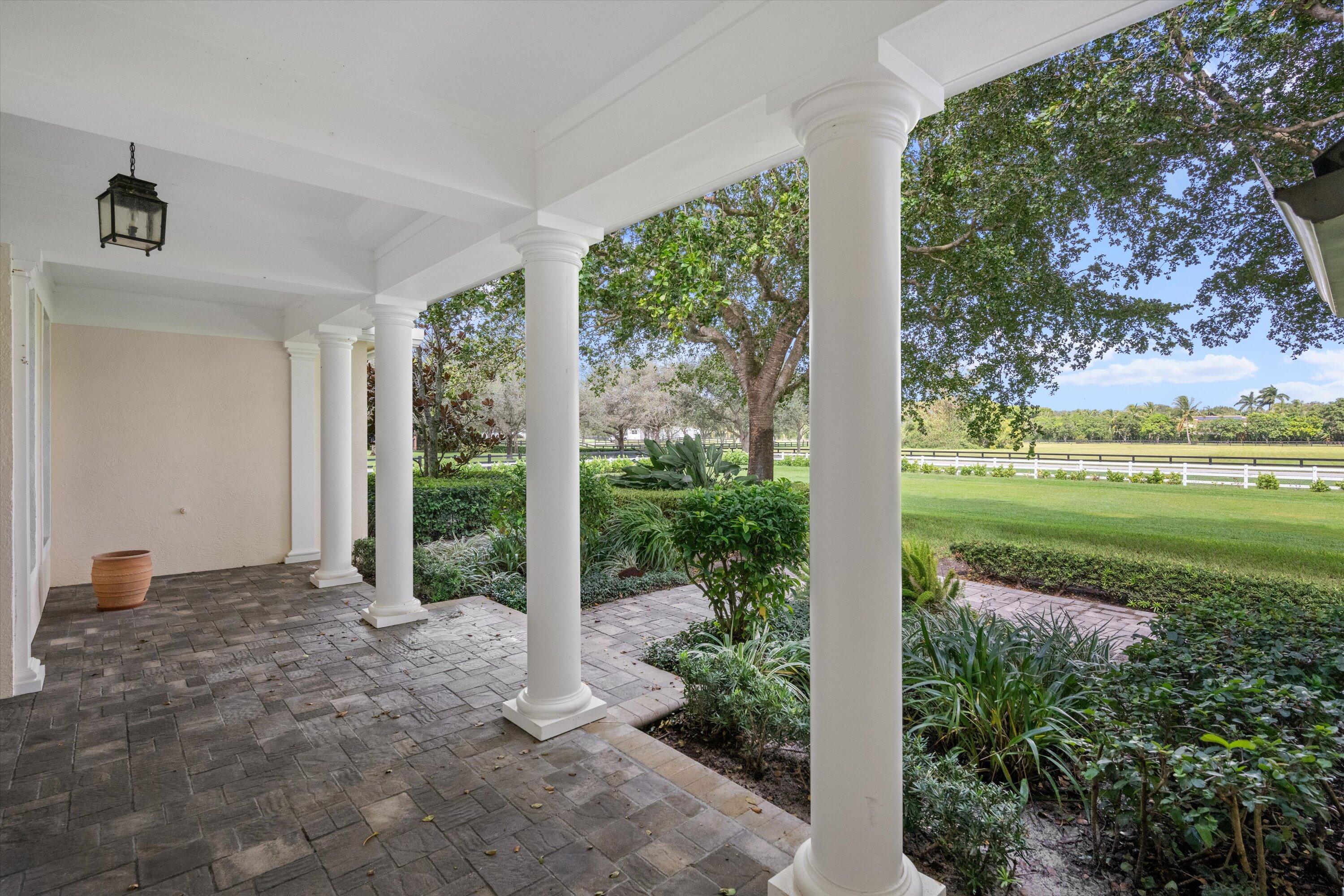 PALM BEACH POINT - Residential