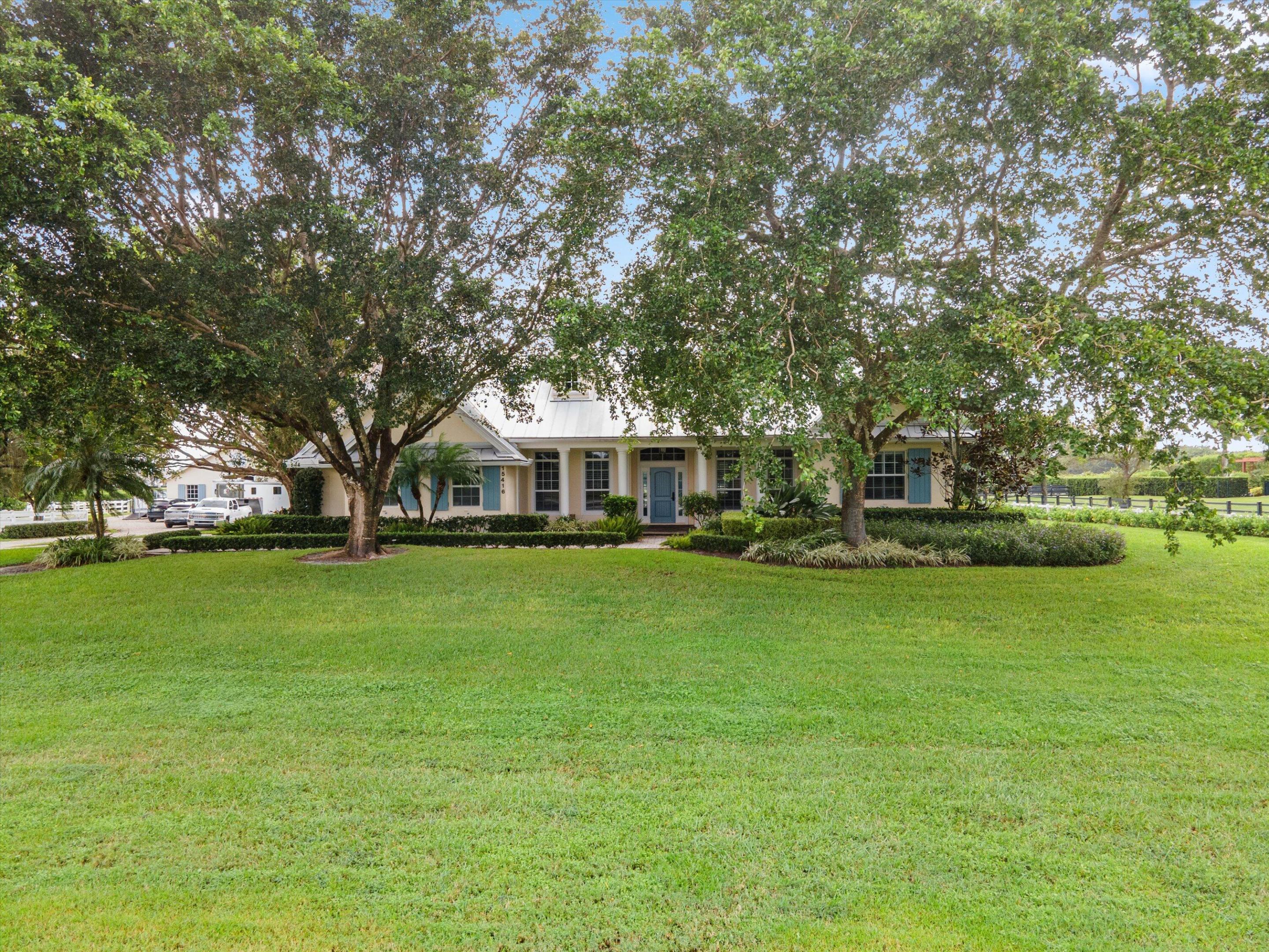 PALM BEACH POINT - Residential