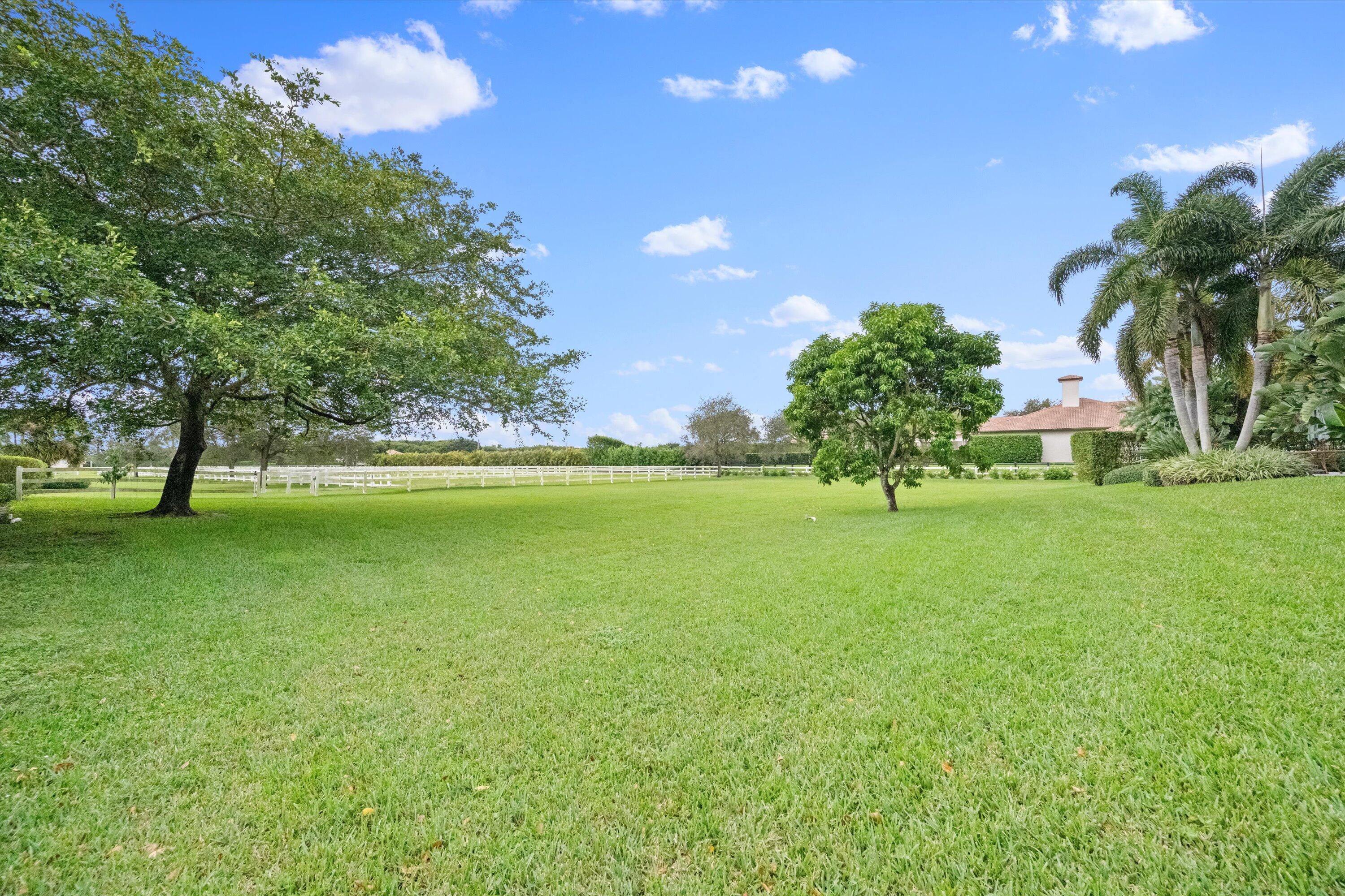 PALM BEACH POINT - Residential