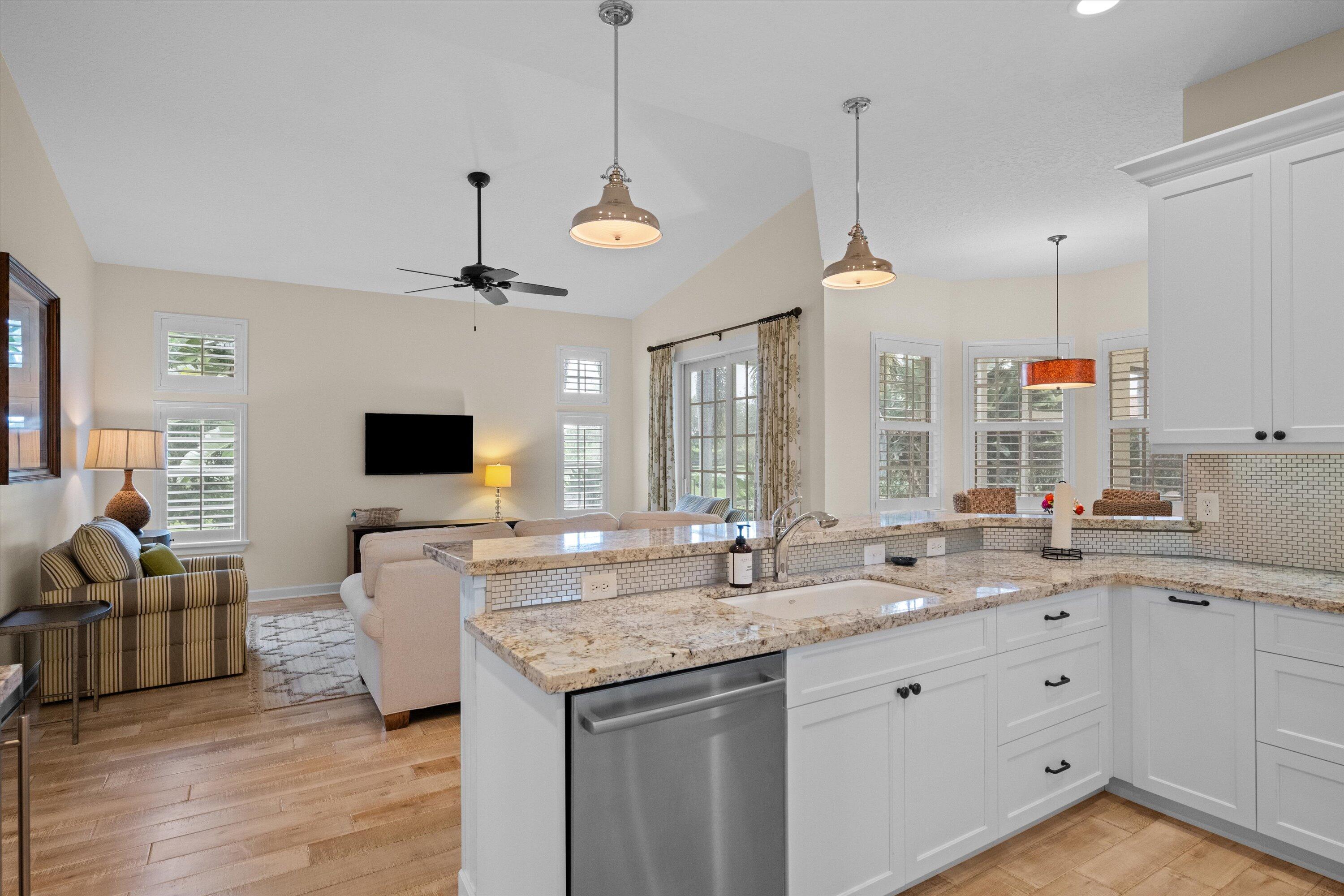 PALM BEACH POINT - Residential