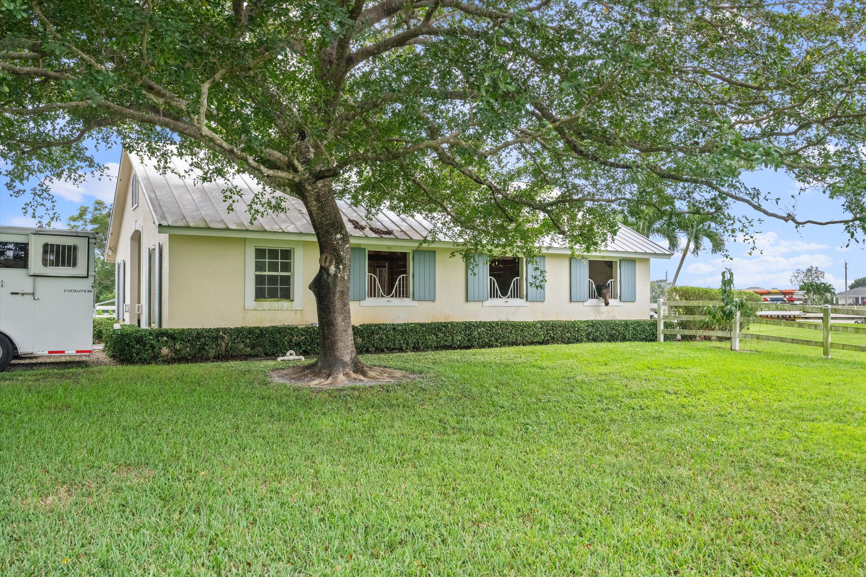 PALM BEACH POINT - Residential