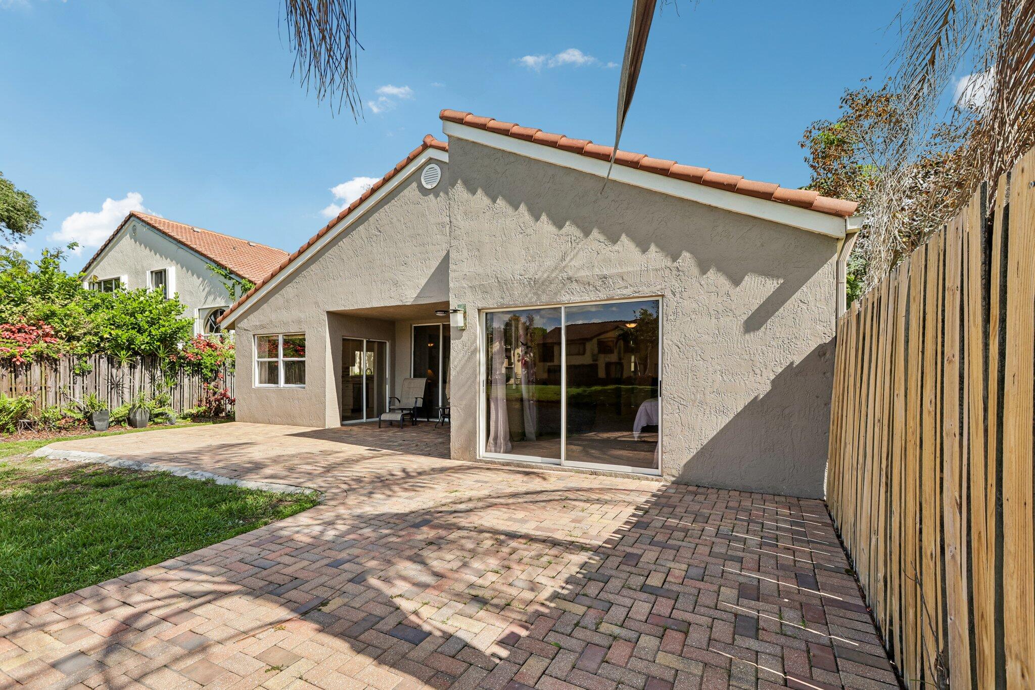BRIDGEWATER AT PLANTATION - Residential