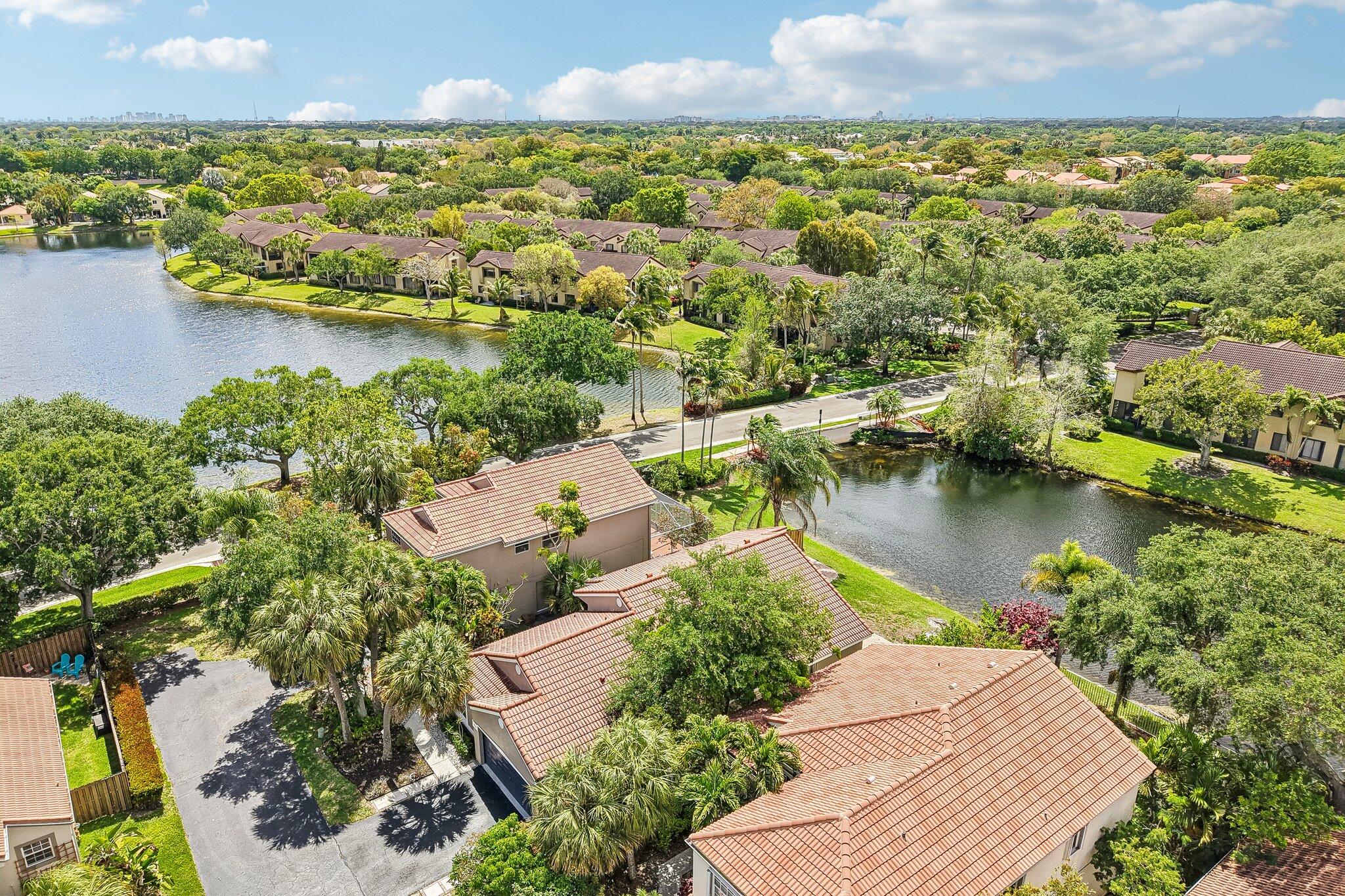 BRIDGEWATER AT PLANTATION - Residential
