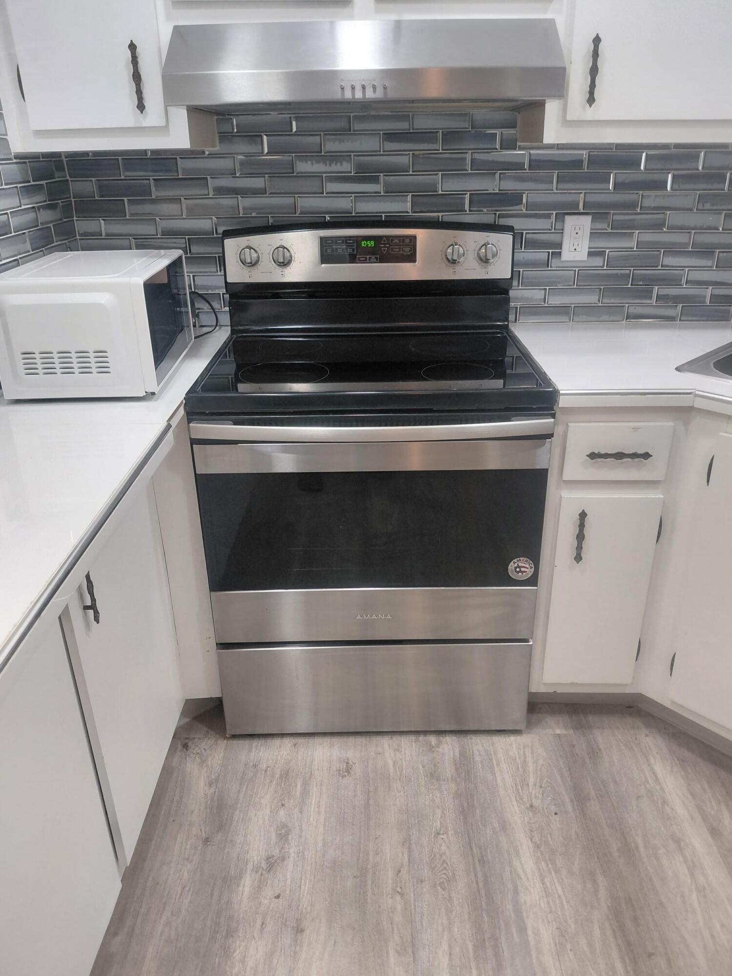 PINE RIDGE IV COND - Residential
