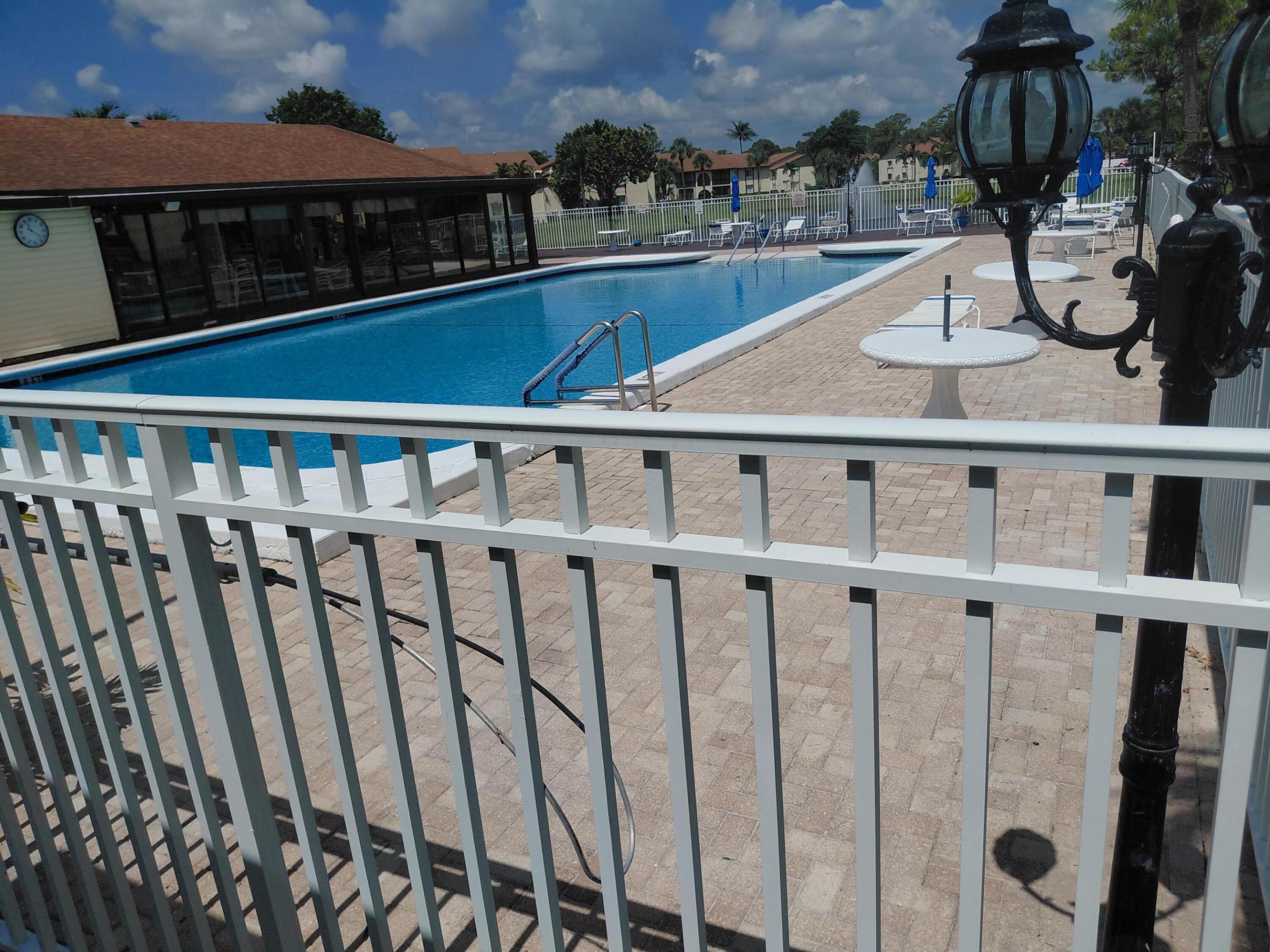PINE RIDGE IV COND - Residential