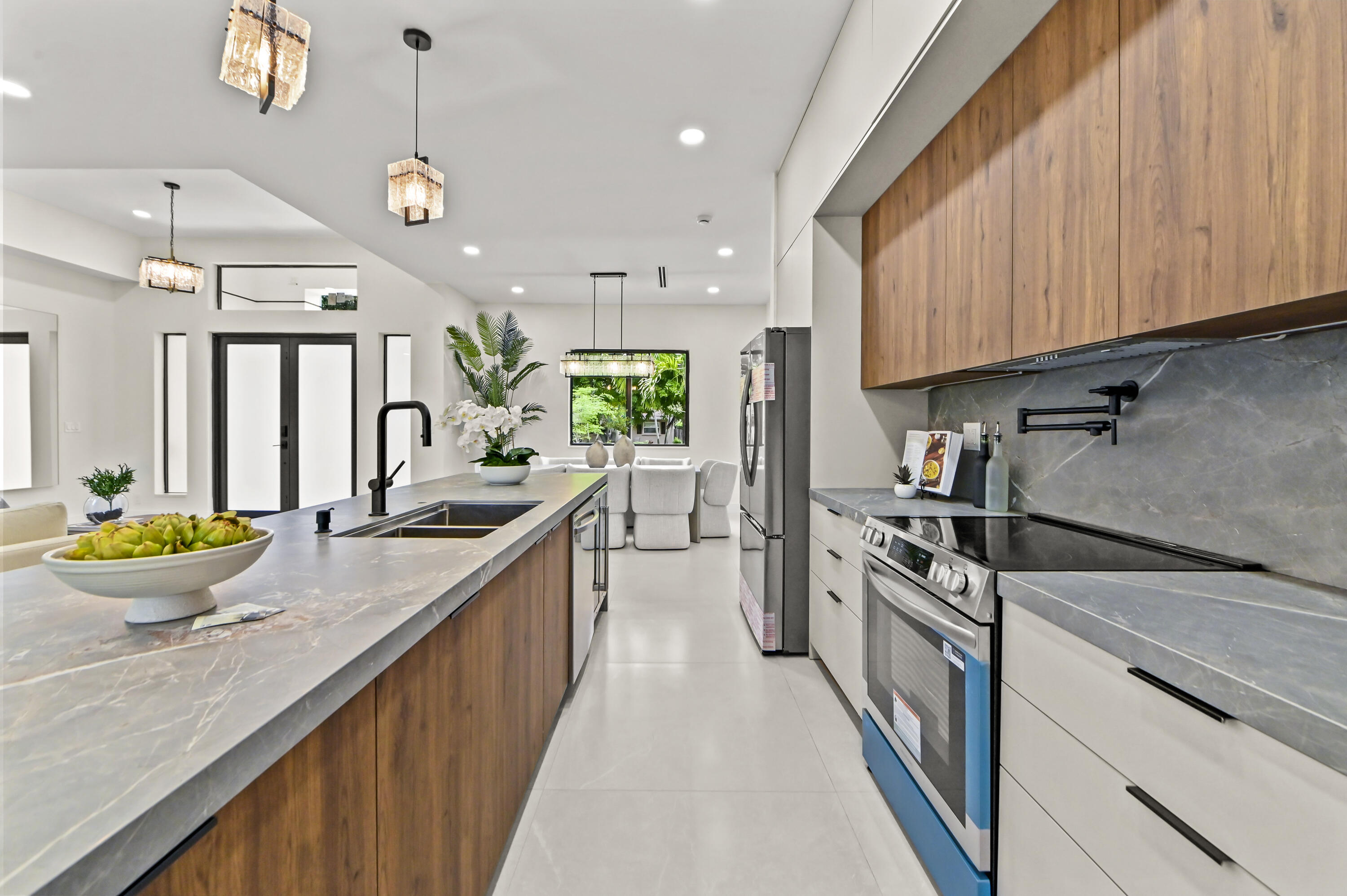 COCONUT CREEK 11TH SEC - Residential