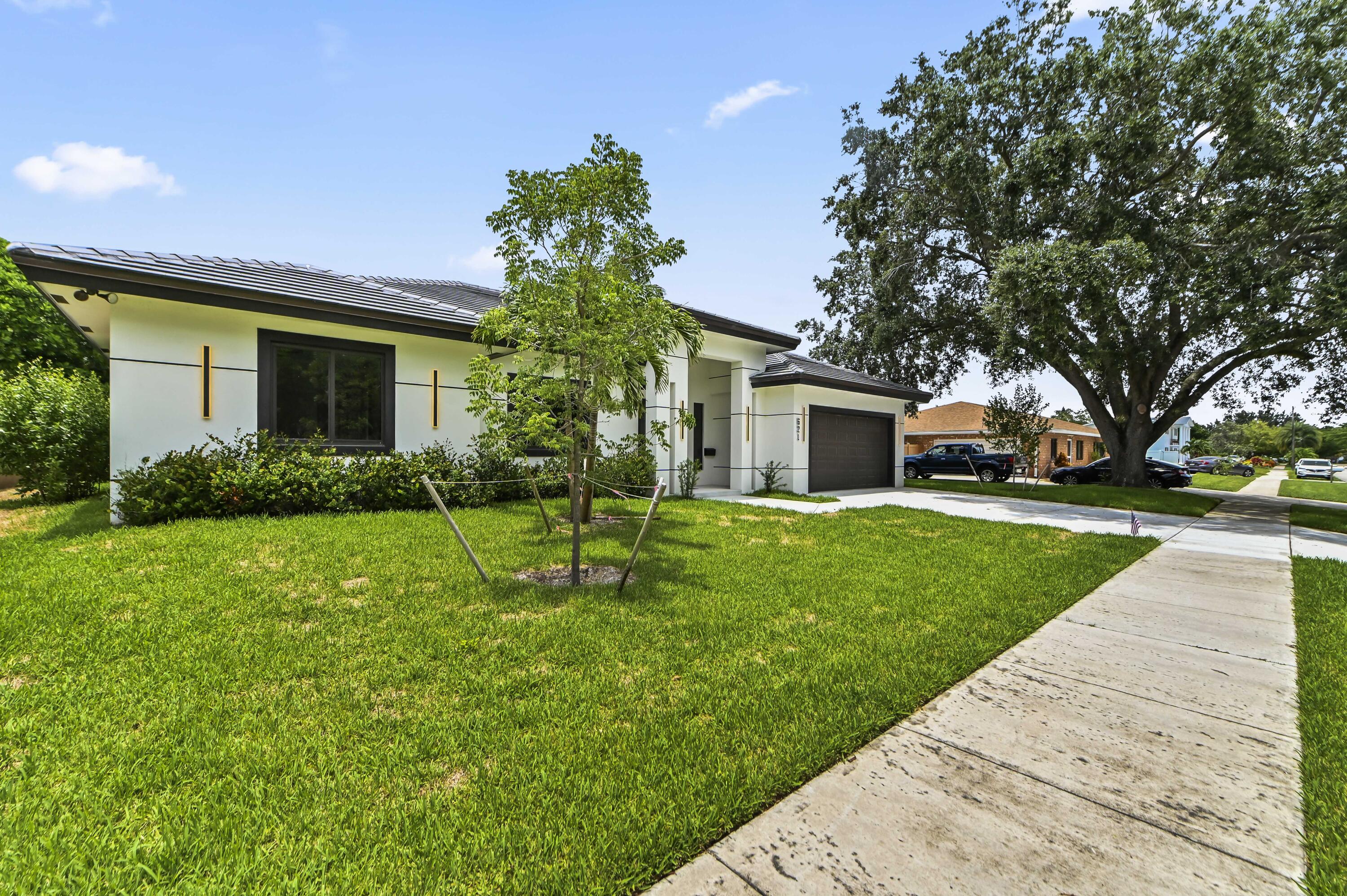 COCONUT CREEK 11TH SEC - Residential