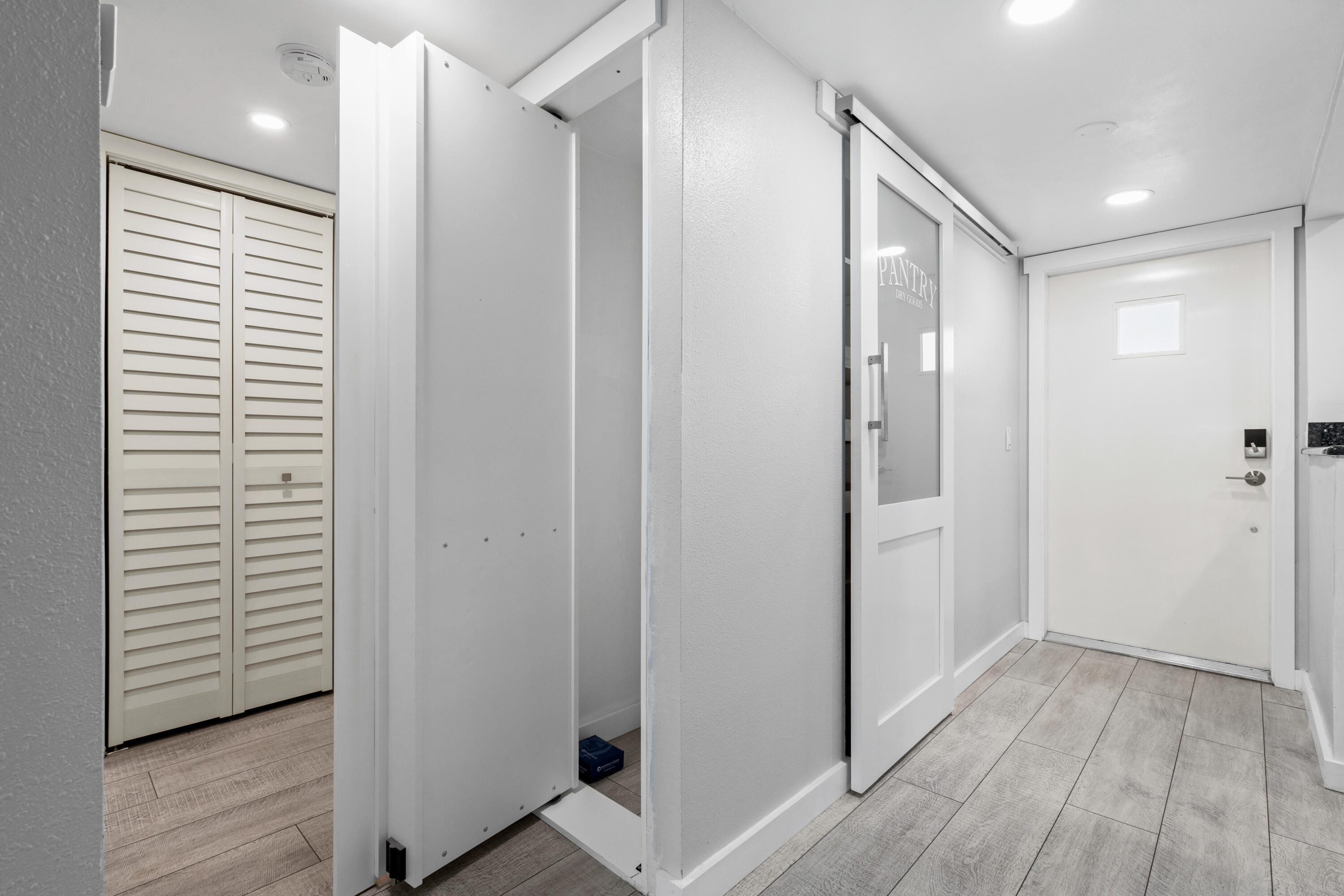 THE WINDJAMMER CONDO APARTMENTS - Residential