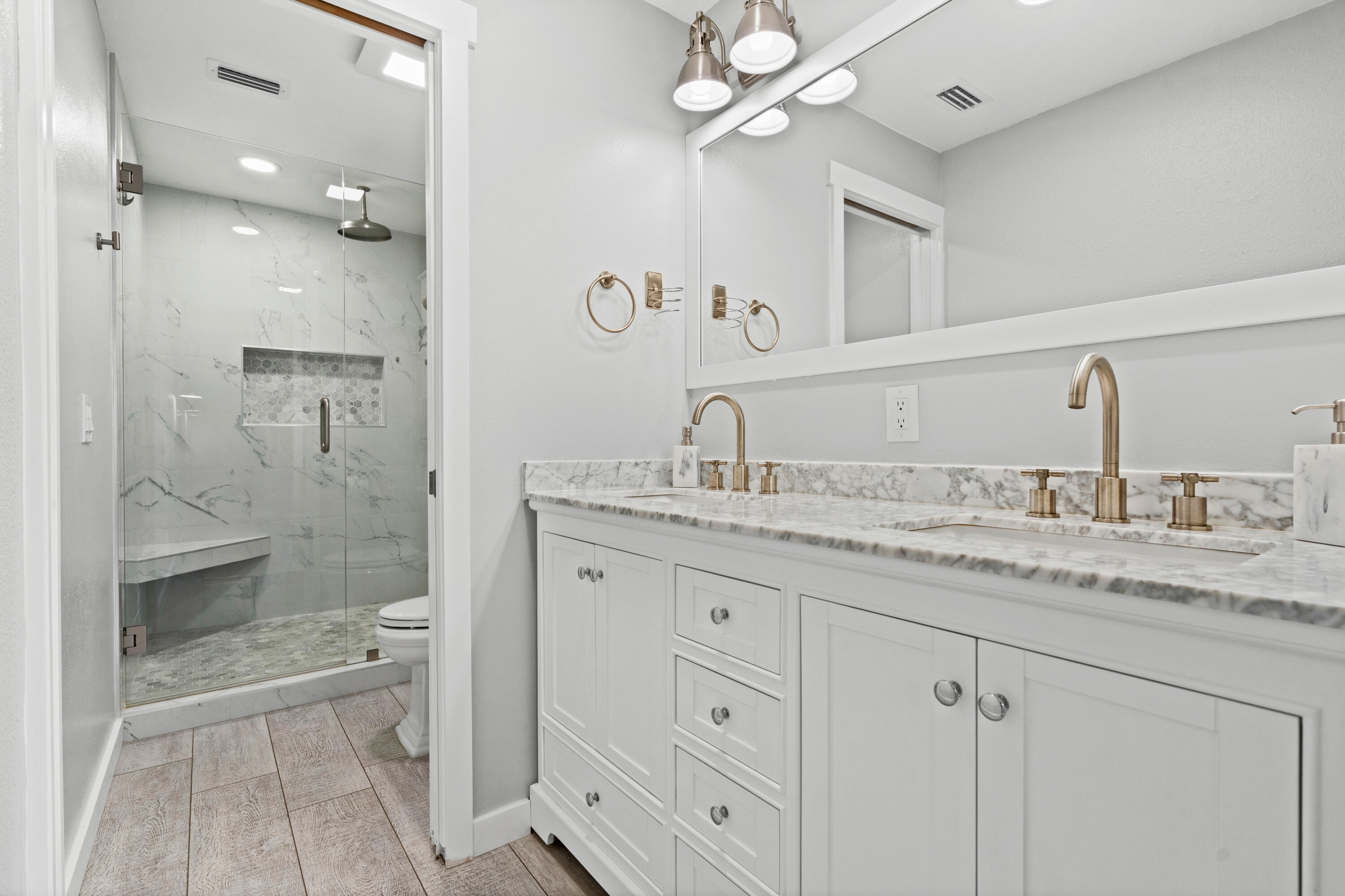 THE WINDJAMMER CONDO APARTMENTS - Residential