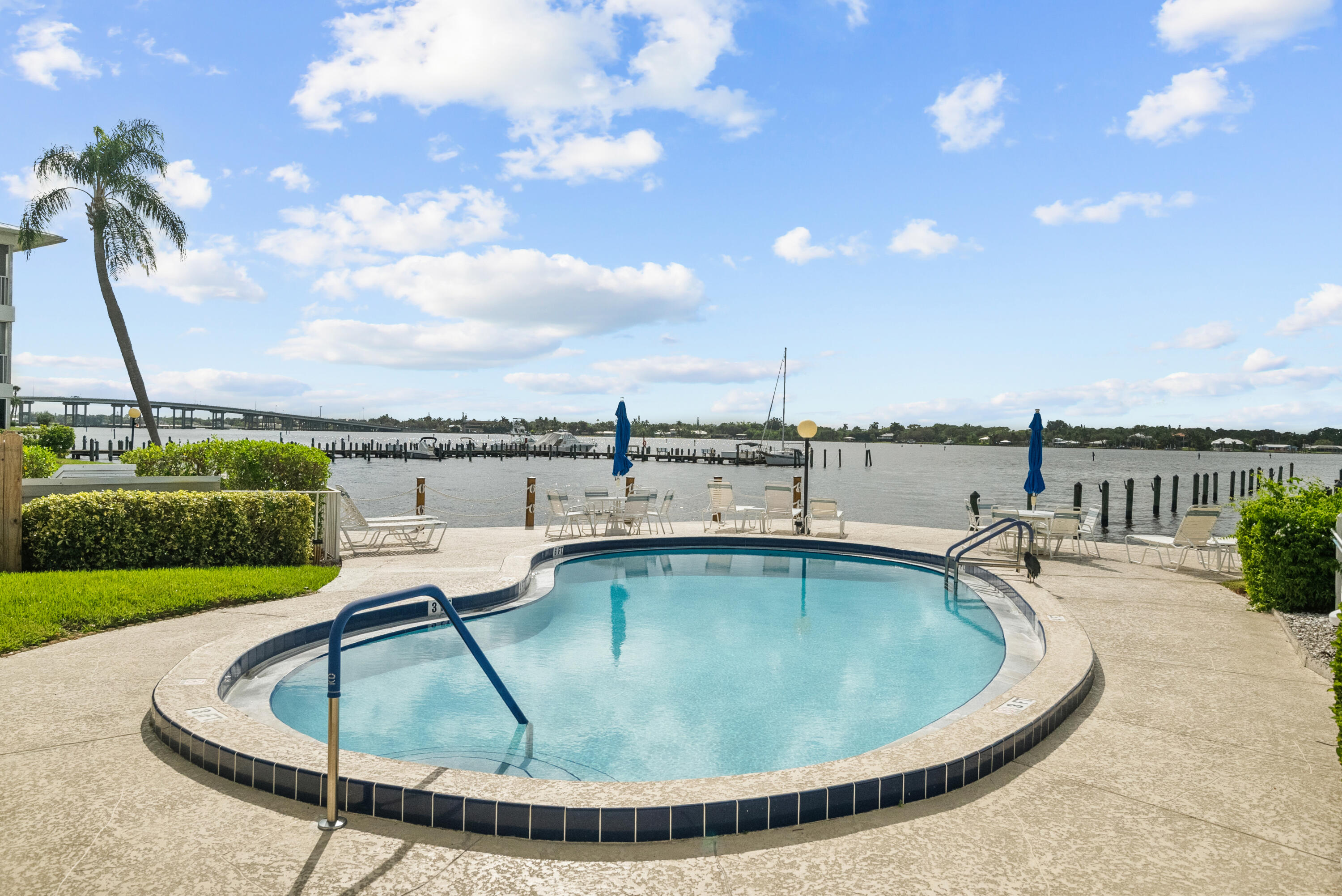 THE WINDJAMMER CONDO APARTMENTS - Residential