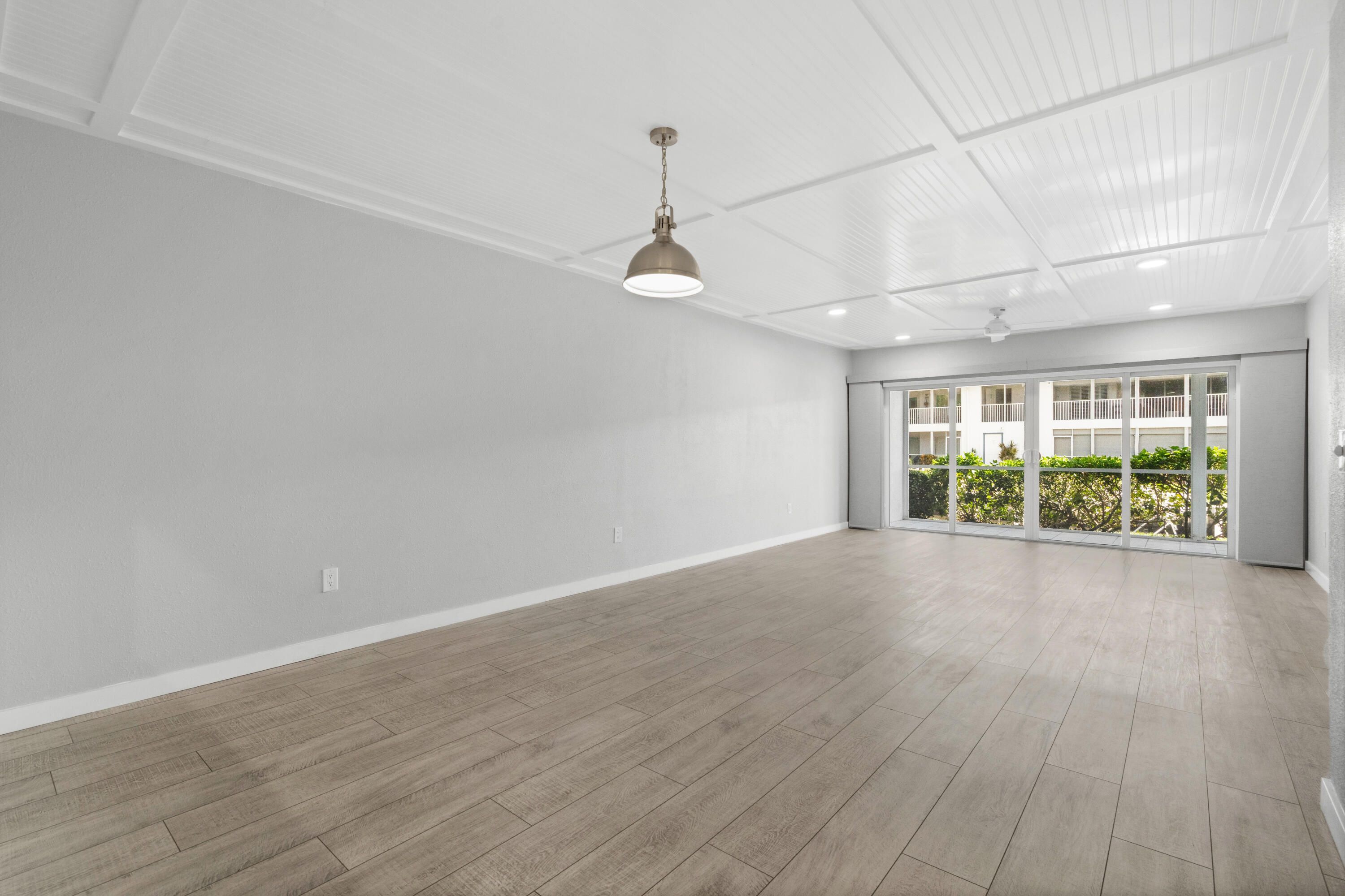 THE WINDJAMMER CONDO APARTMENTS - Residential