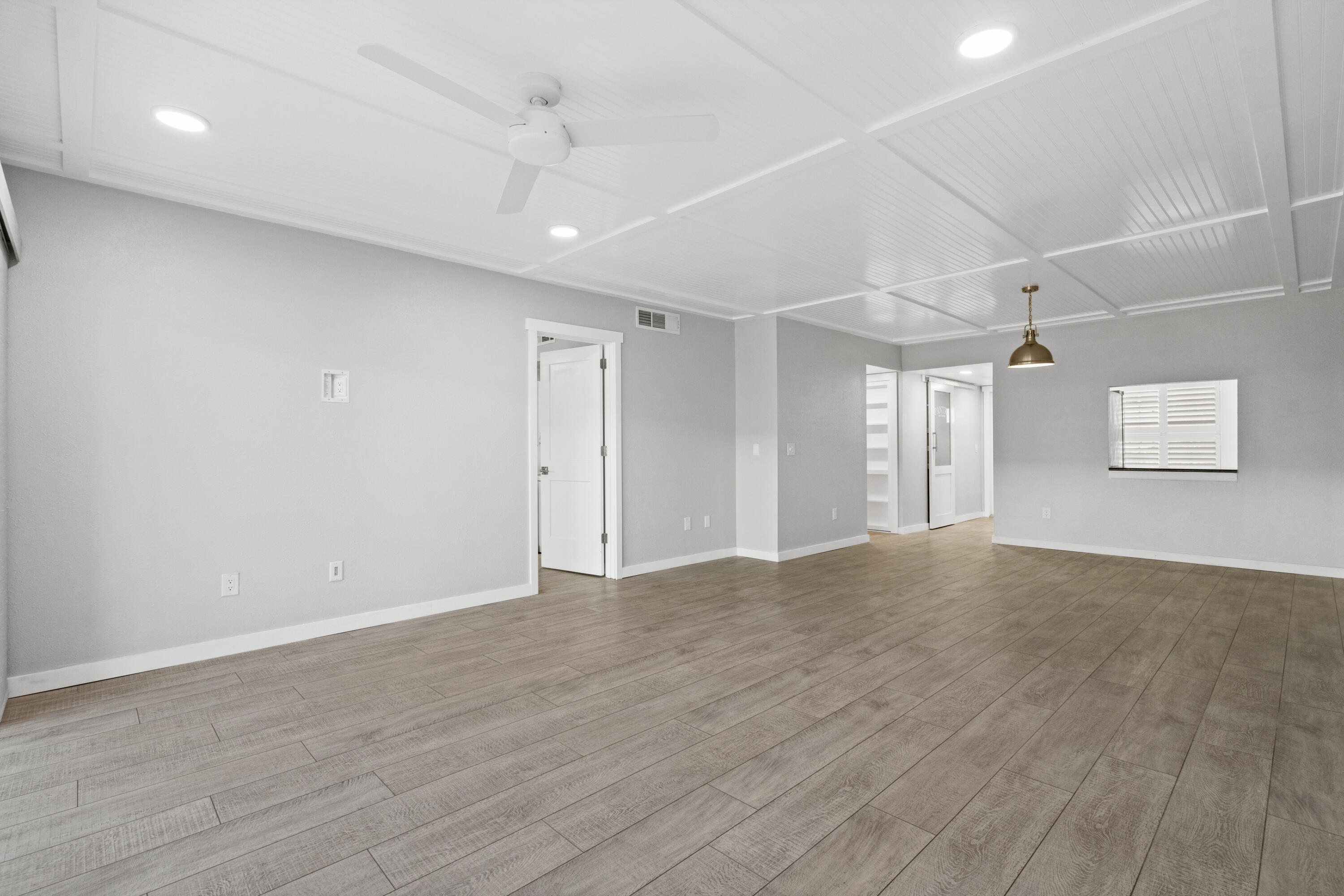 THE WINDJAMMER CONDO APARTMENTS - Residential