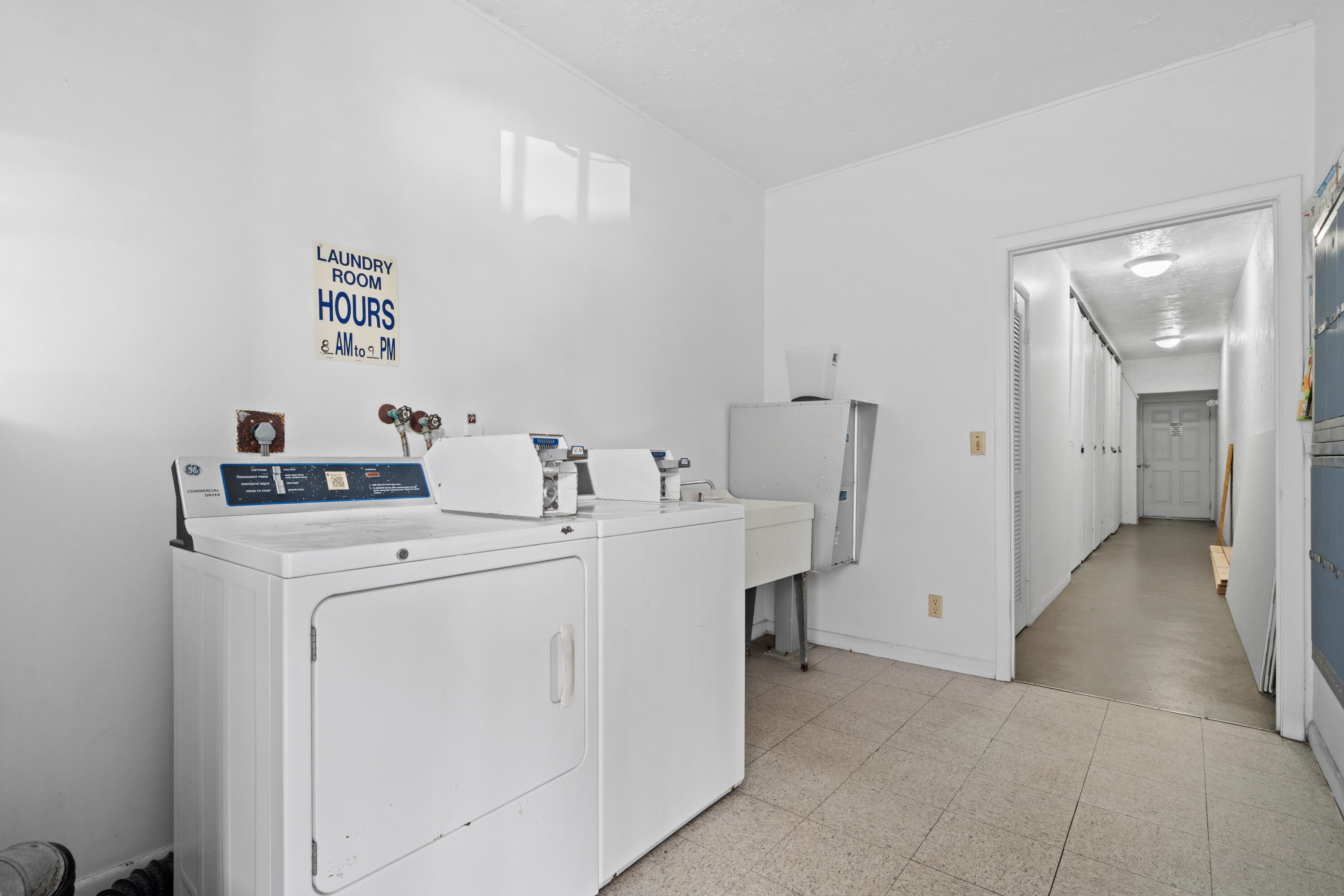 THE WINDJAMMER CONDO APARTMENTS - Residential