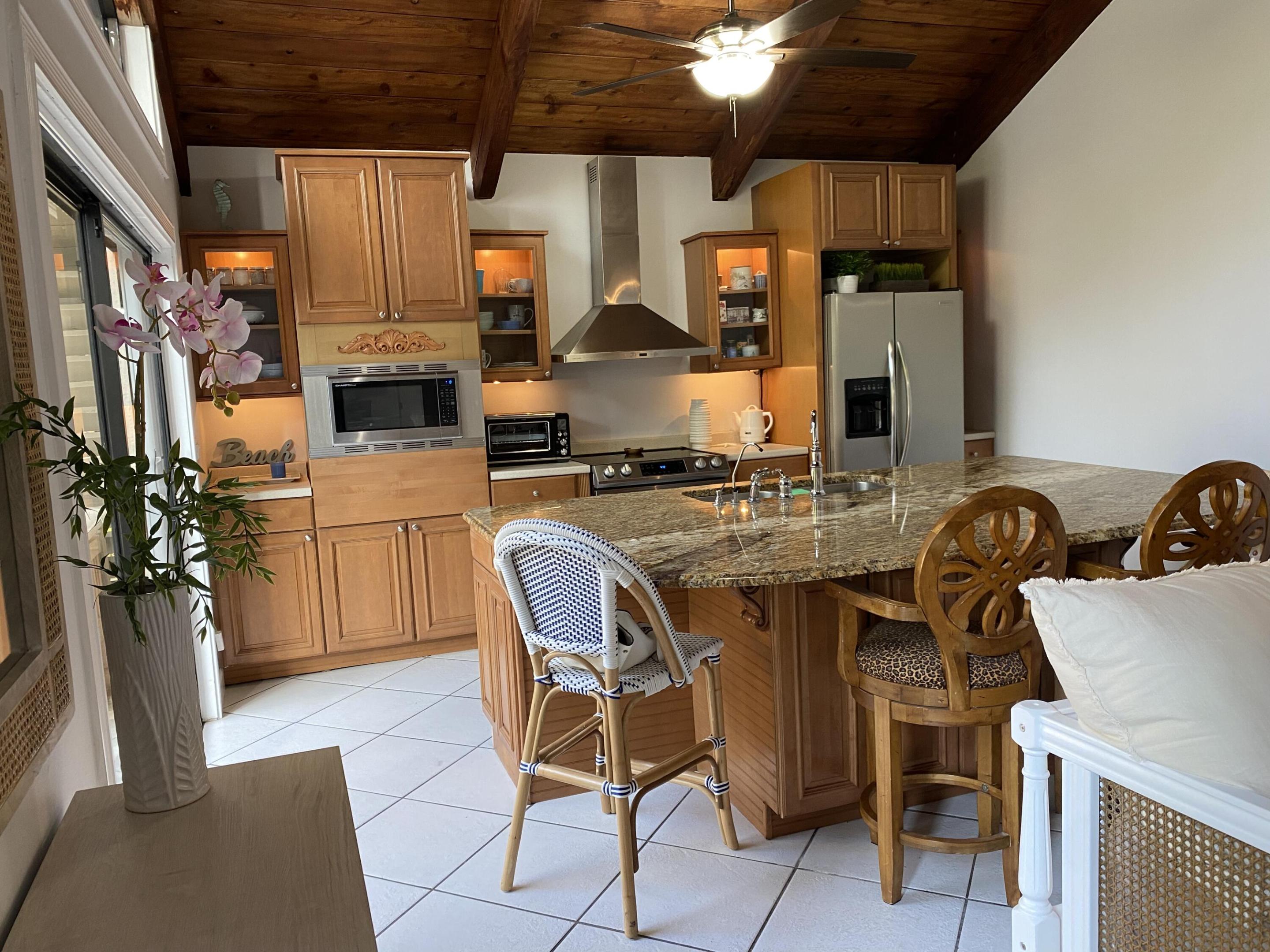 SEA LOFTERS CONDO - Residential