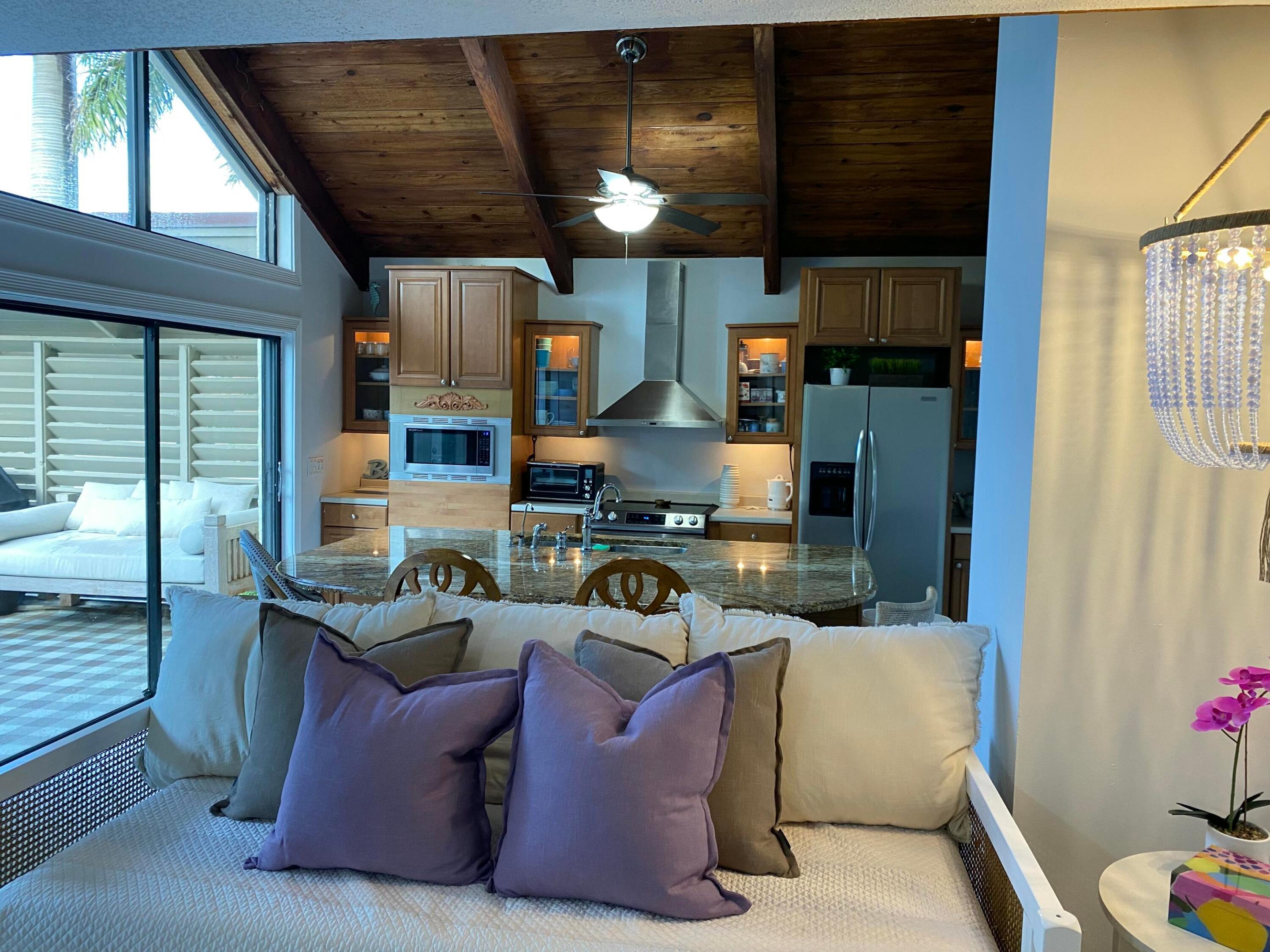 SEA LOFTERS CONDO - Residential