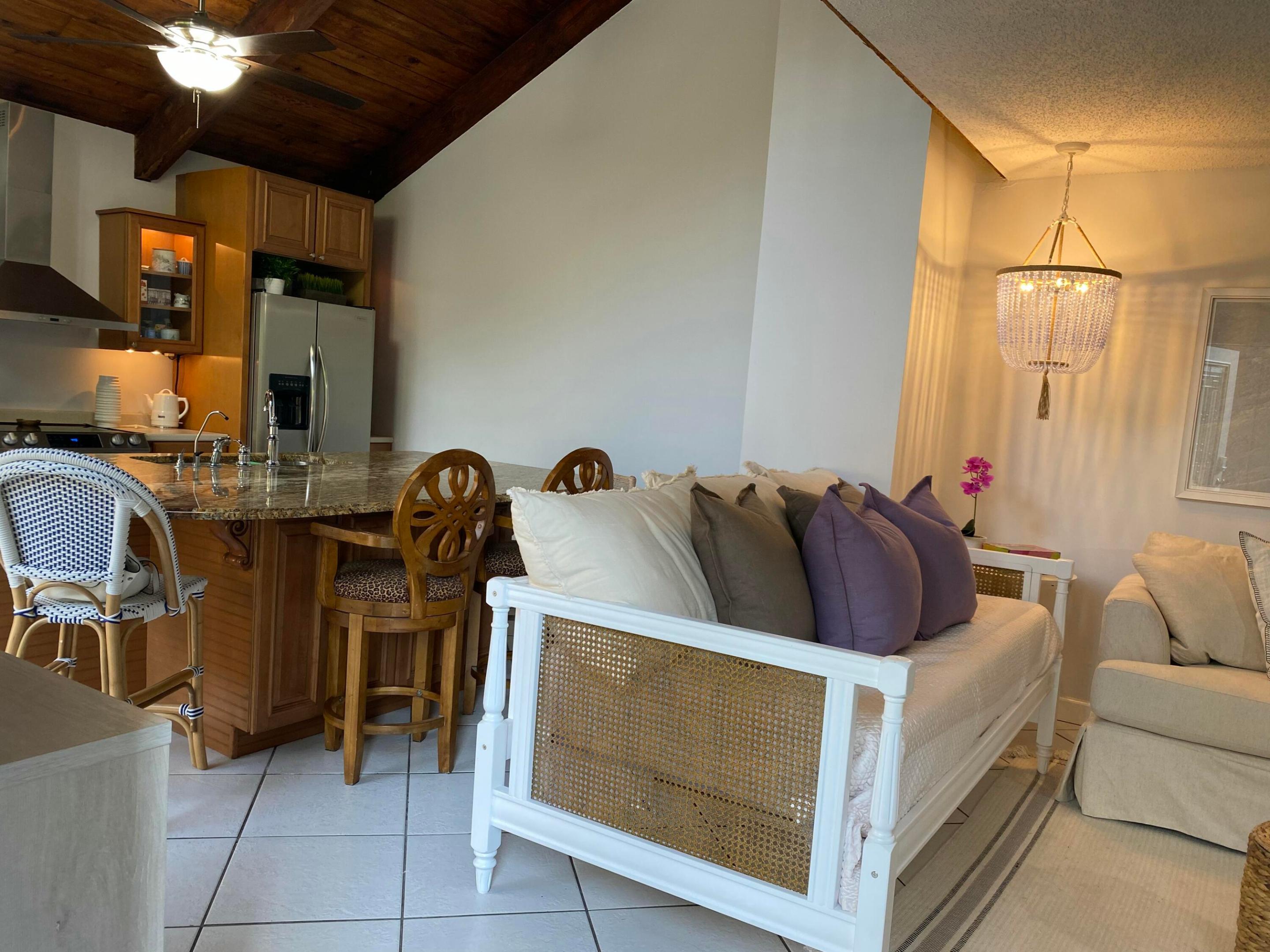 SEA LOFTERS CONDO - Residential