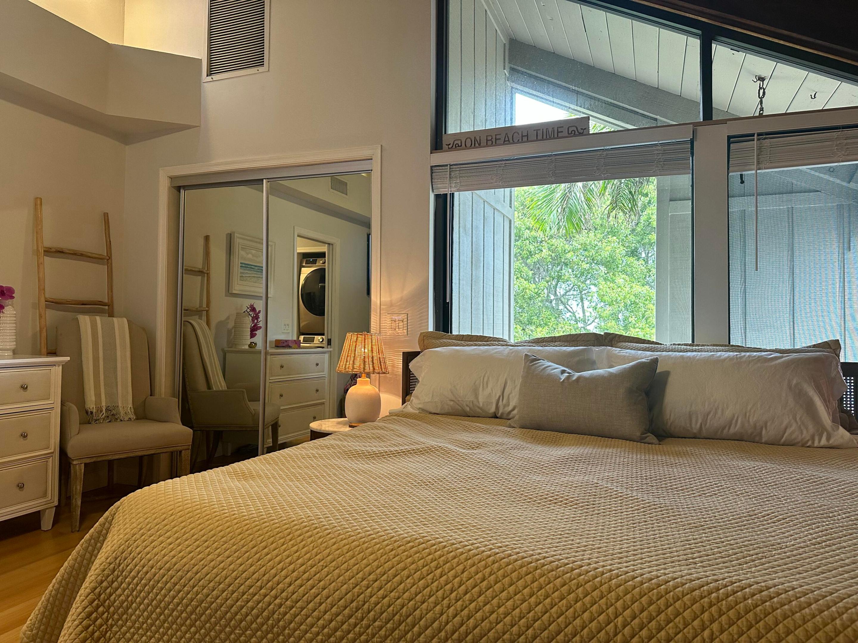 SEA LOFTERS CONDO - Residential