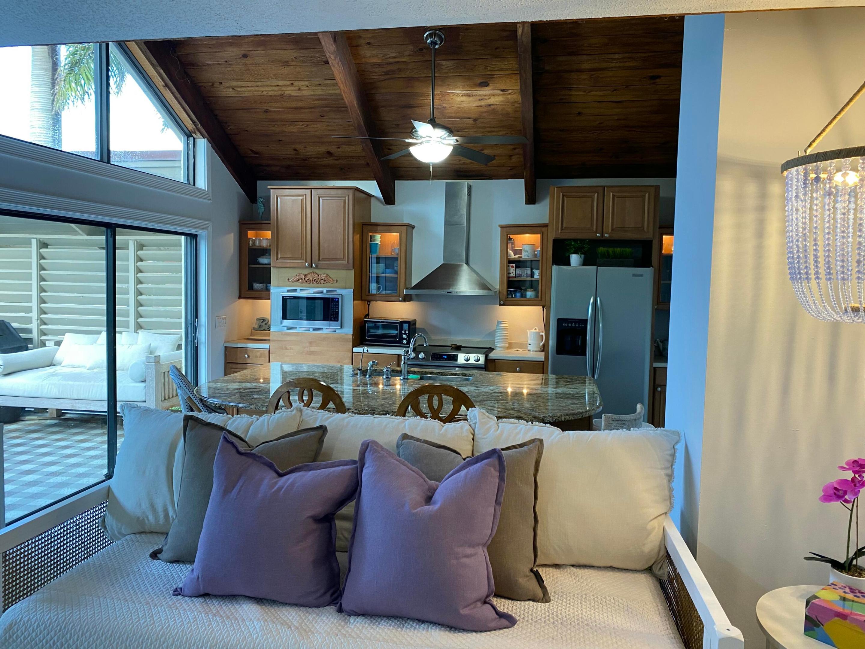 SEA LOFTERS CONDO - Residential