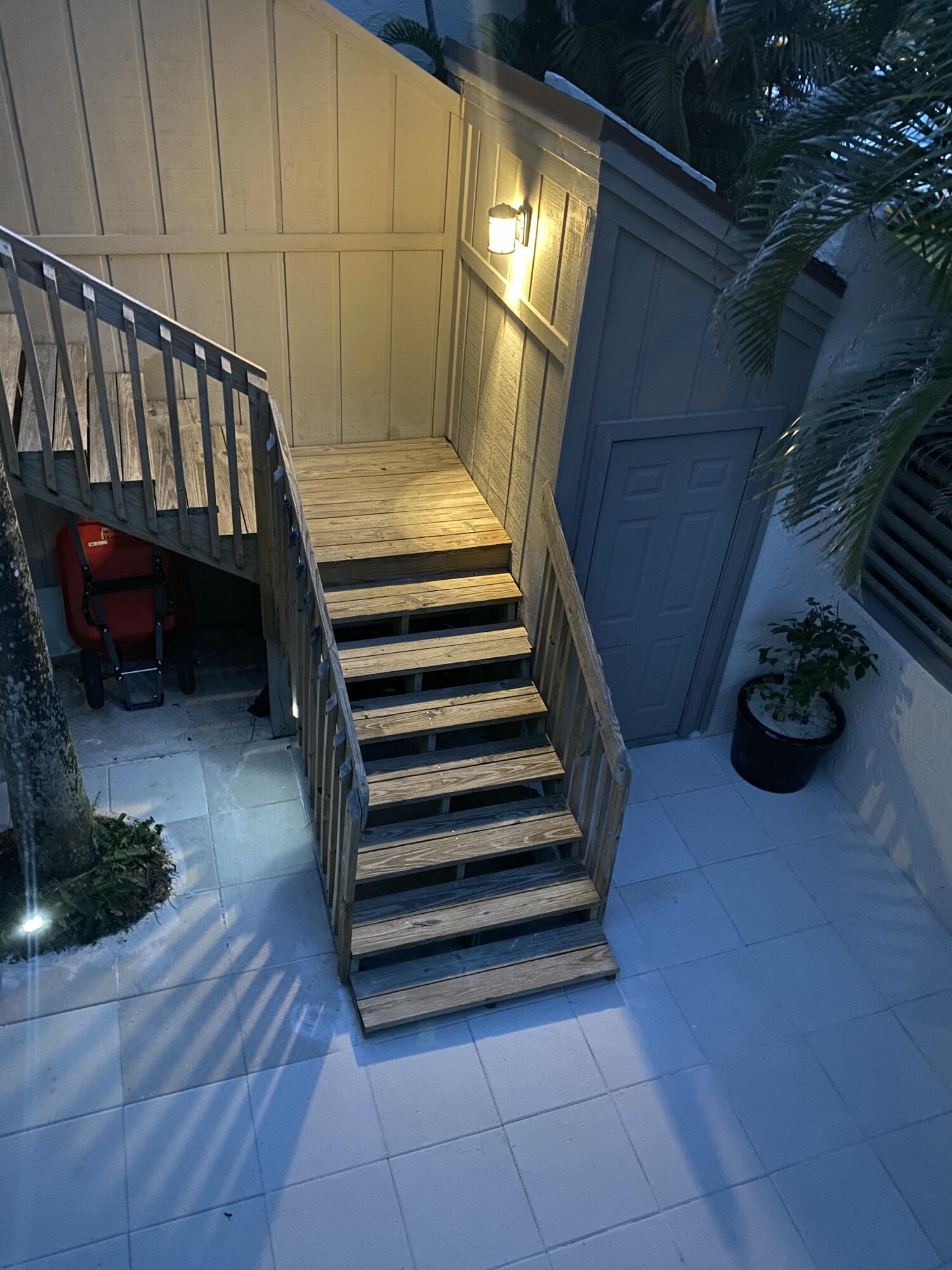 SEA LOFTERS CONDO - Residential