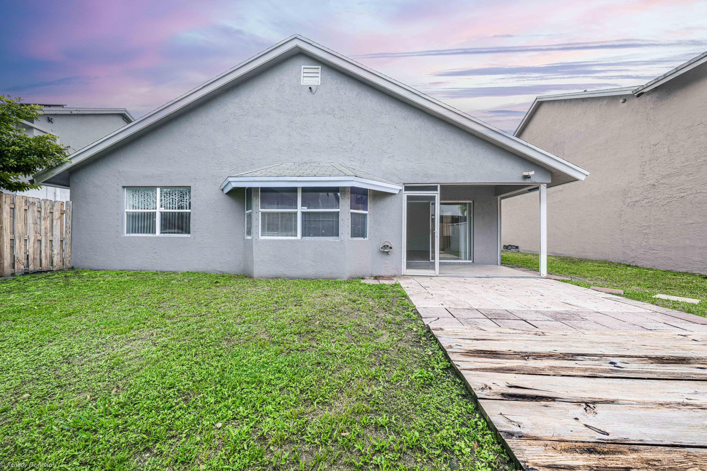 SAWGRASS ESTATES - Residential