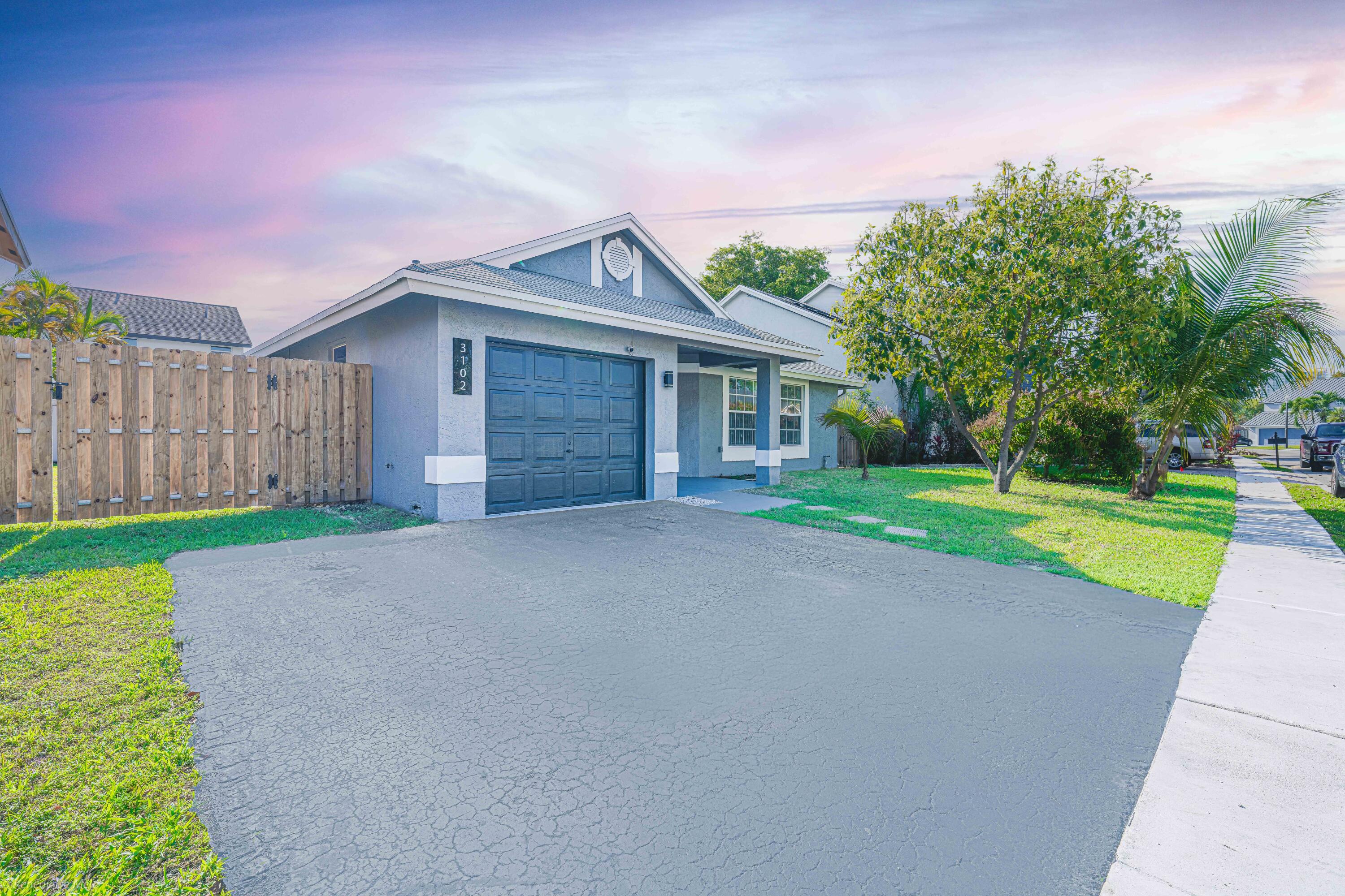 SAWGRASS ESTATES - Residential