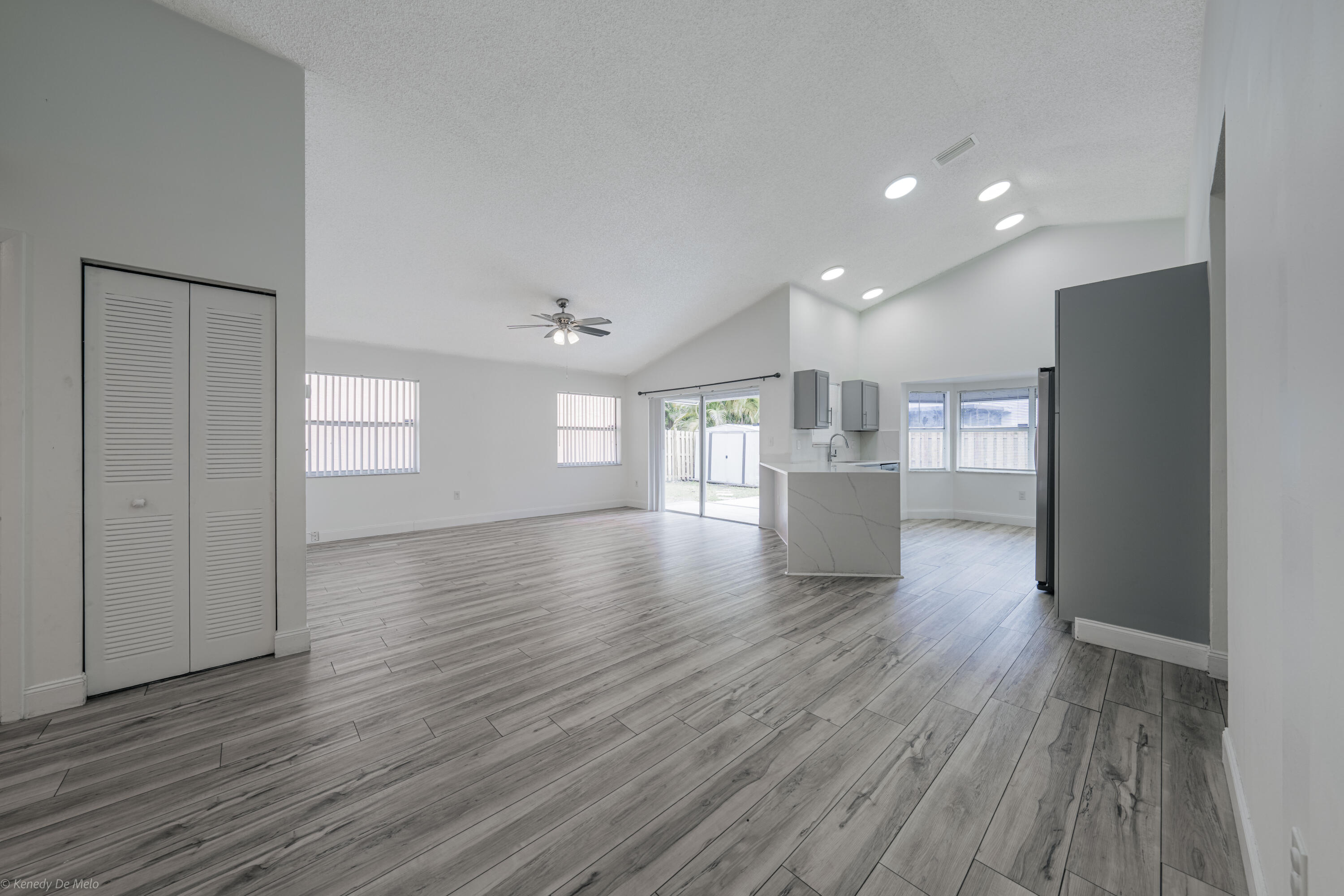 SAWGRASS ESTATES - Residential