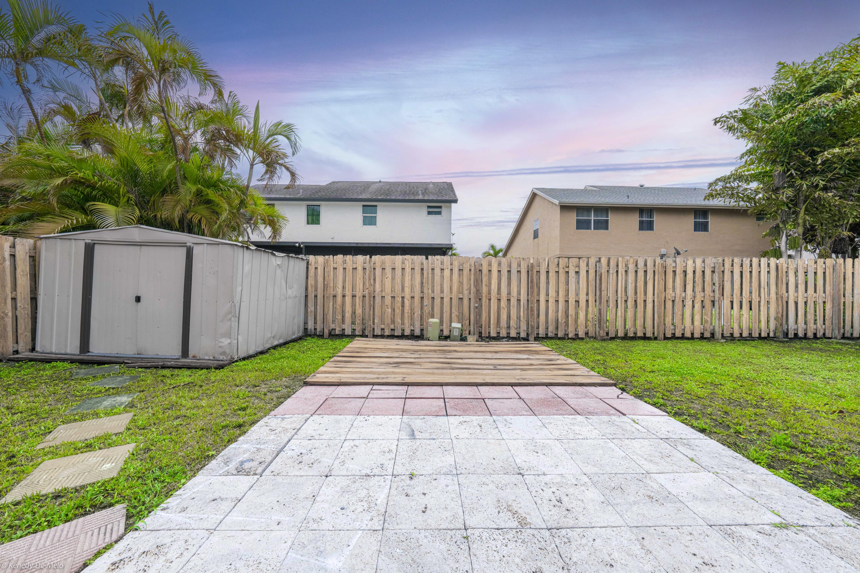SAWGRASS ESTATES - Residential