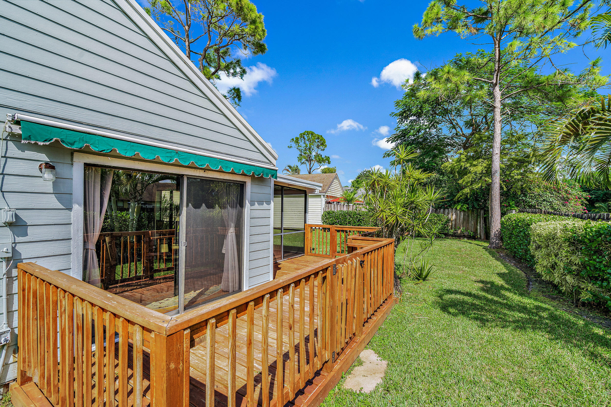 TREE TOPS OF WELLINGTON - Residential Lease