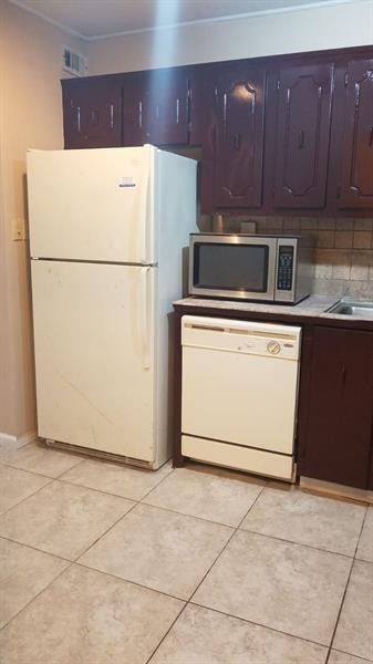 HERITAGE CIRCLE CONDO - Residential Lease
