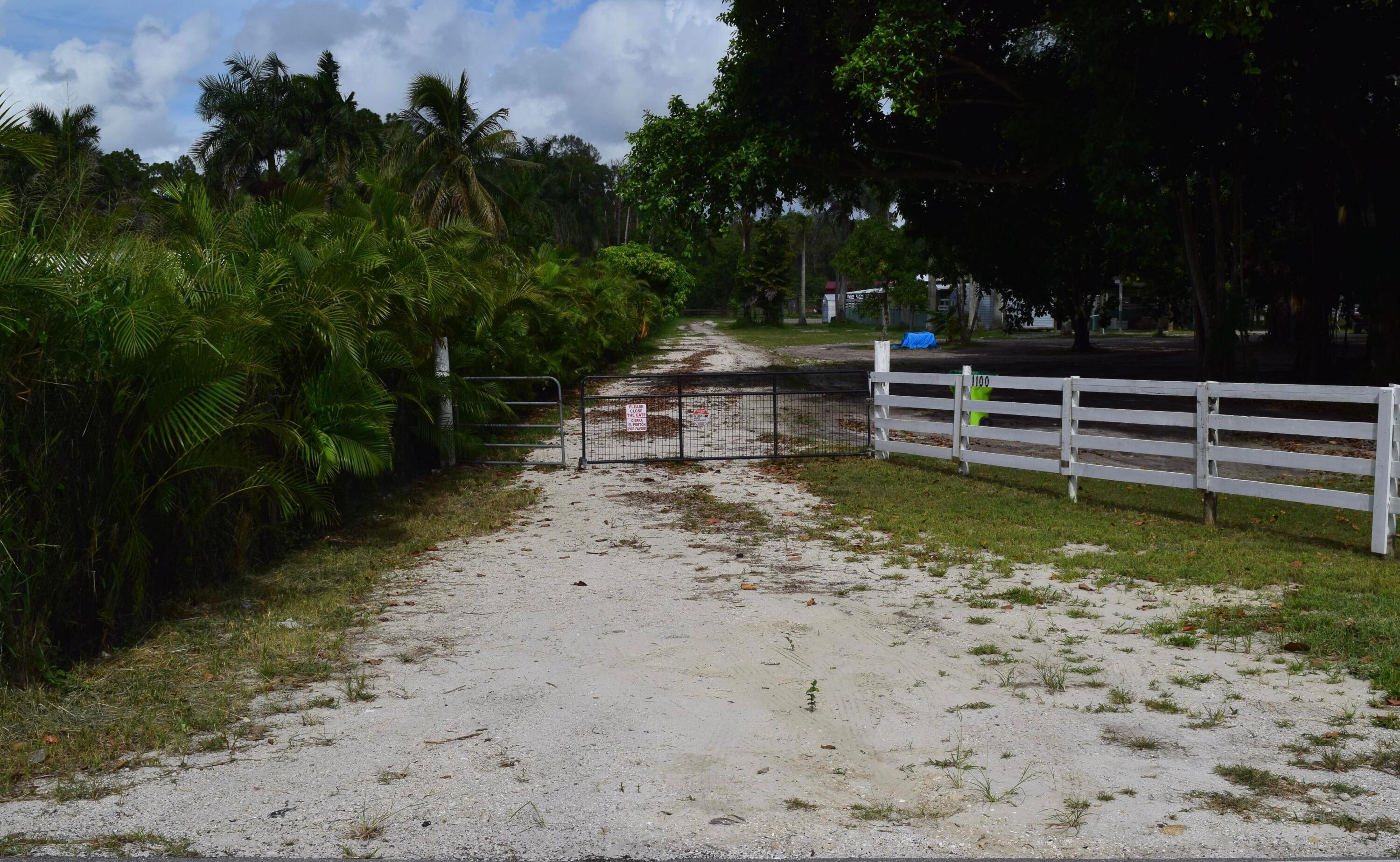 LOXAHATCHEE GROVES - Land