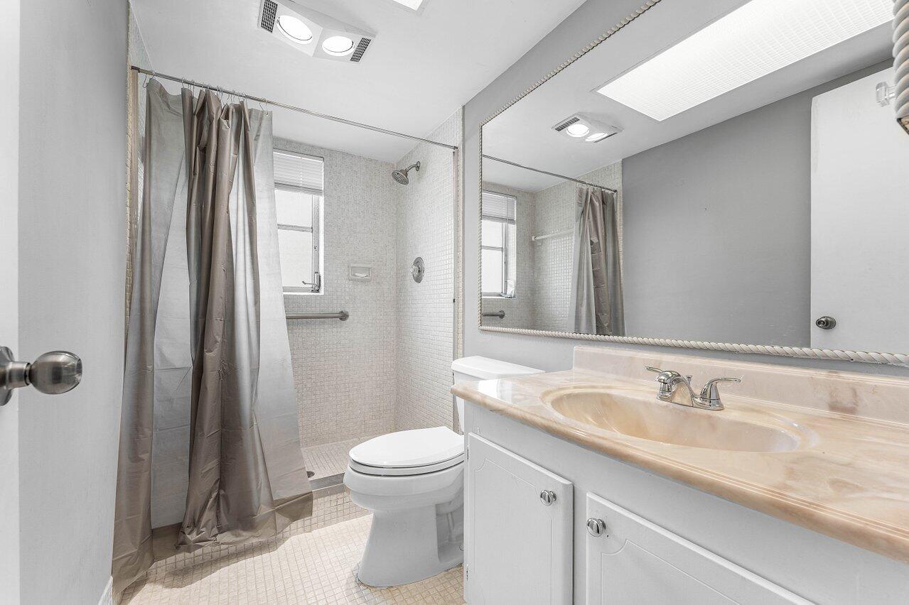 ATLANTIS REGENCY GARDEN APTS CONDO - Residential