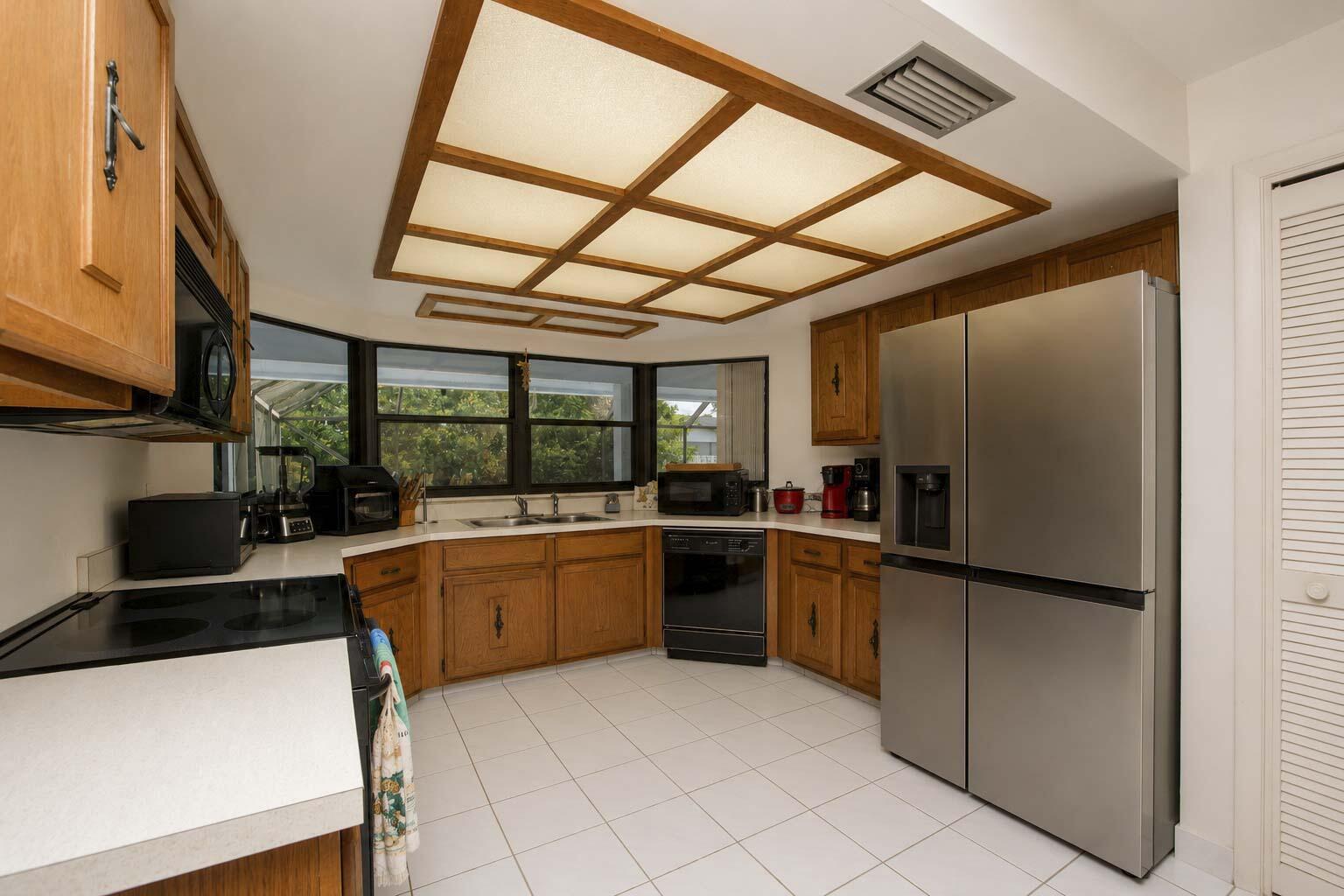 PINEWOOD EAST 2 OF WELLINGTON - Residential