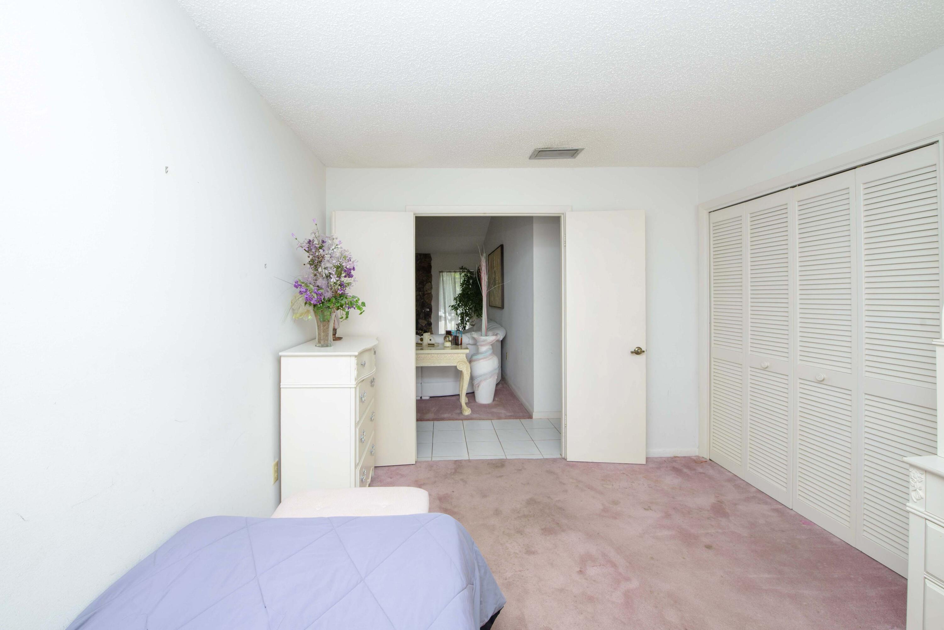 PINEWOOD EAST 2 OF WELLINGTON - Residential