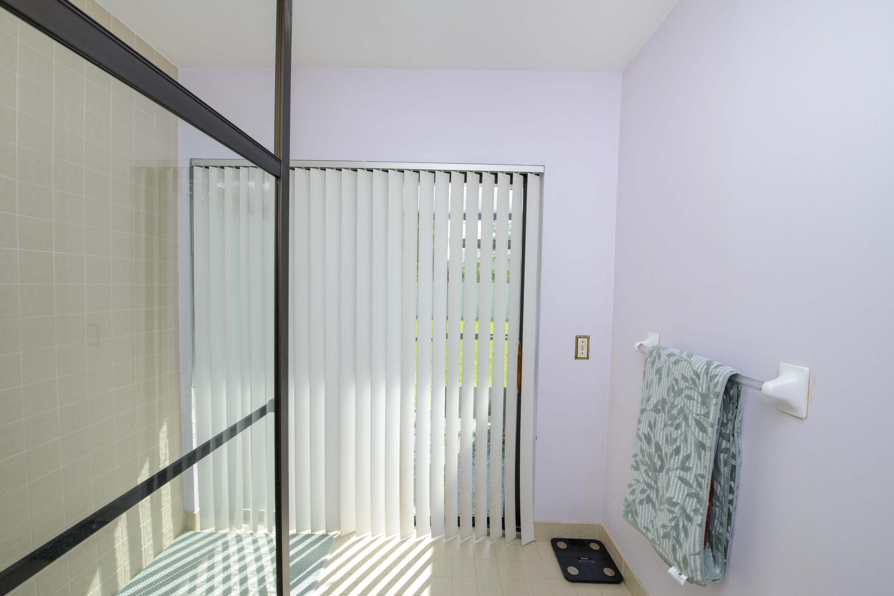 PINEWOOD EAST 2 OF WELLINGTON - Residential