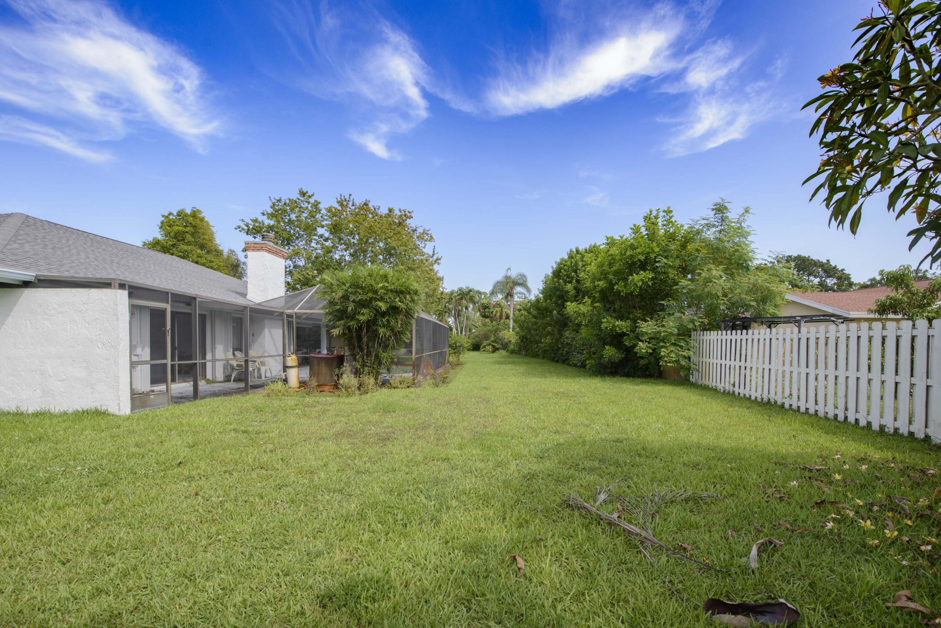 PINEWOOD EAST 2 OF WELLINGTON - Residential